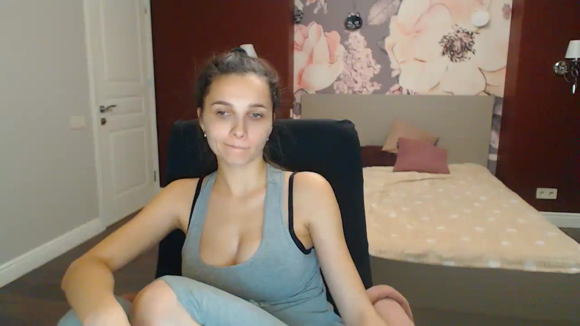 Gallery image thumbnail from Karina_Mils's myfreecams stream on, 12/02/2023, 16:01 image 20 of 20