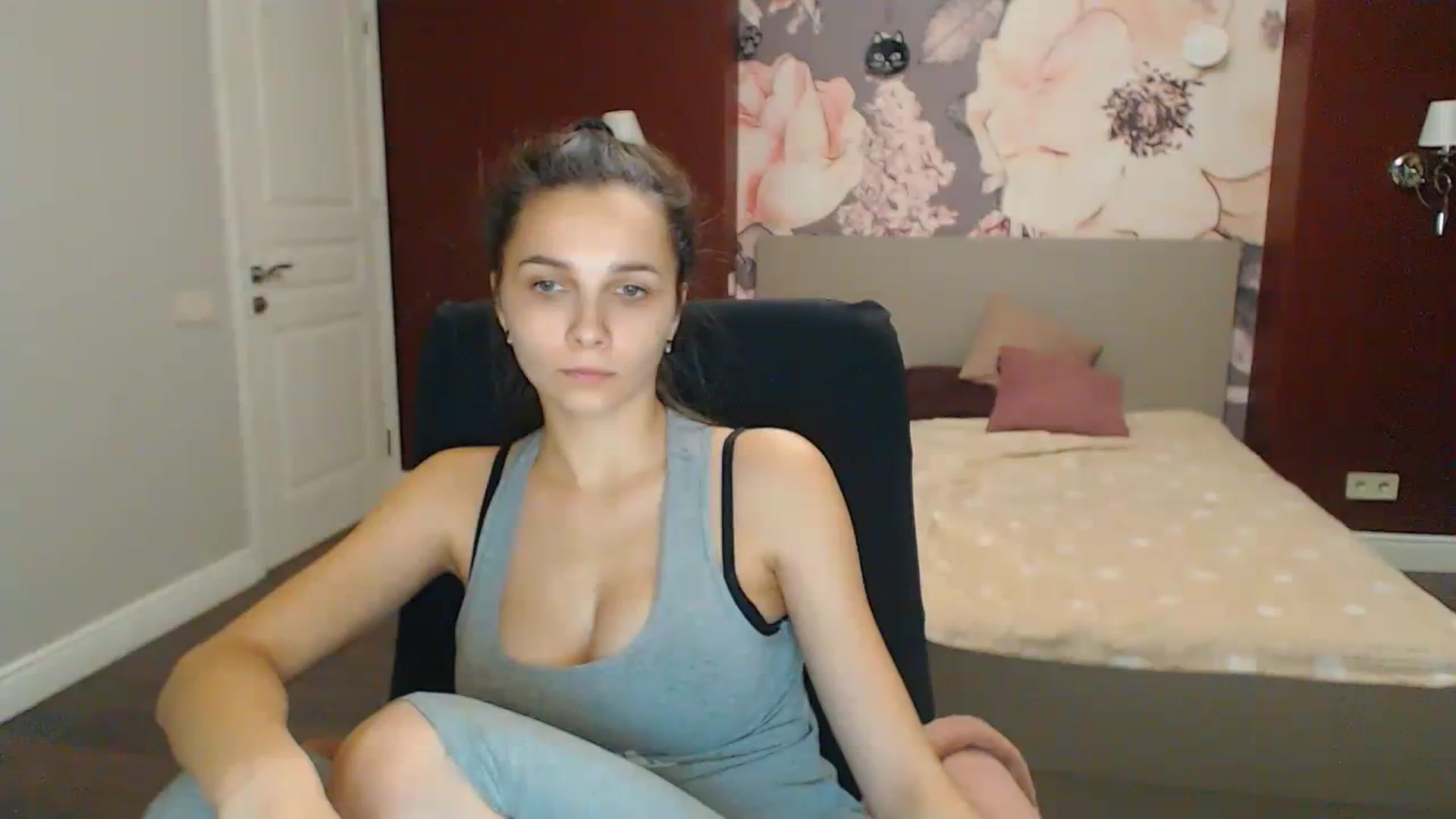 Gallery image thumbnail from Karina_Mils's myfreecams stream on, 12/02/2023, 16:01 image 19 of 20