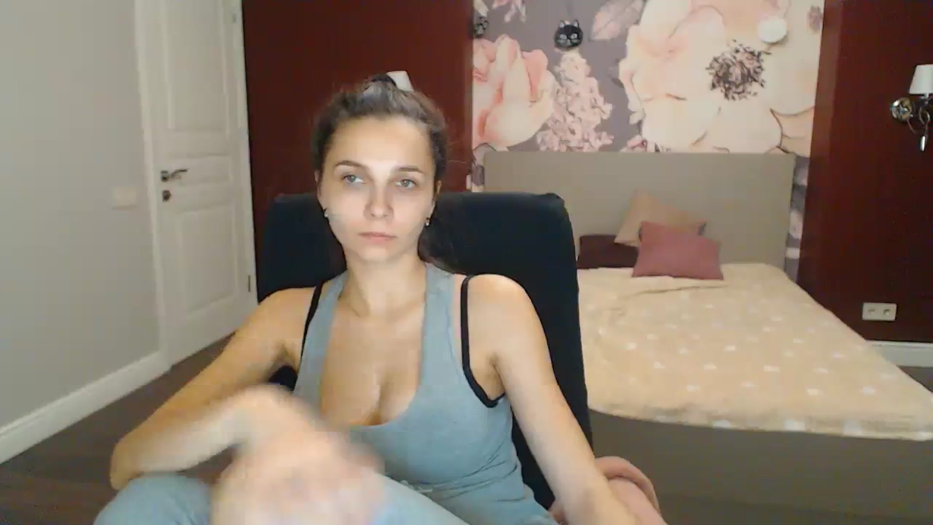 Gallery image thumbnail from Karina_Mils's myfreecams stream on, 12/02/2023, 16:01 image 15 of 20