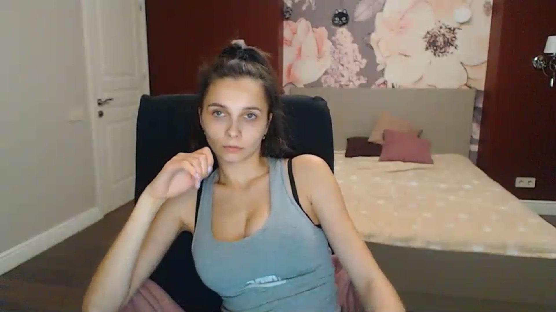 Gallery image thumbnail from Karina_Mils's myfreecams stream on, 12/02/2023, 19:13 image 7 of 20
