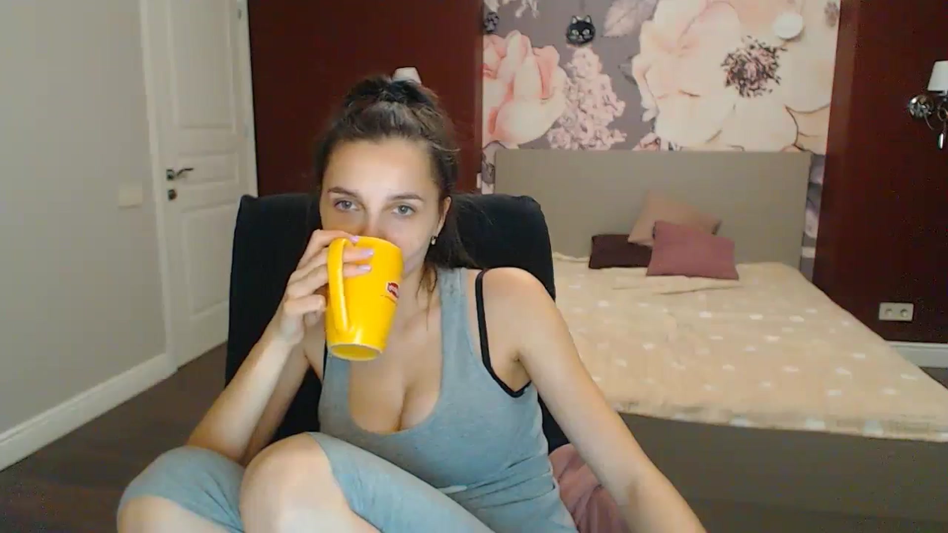 Gallery image thumbnail from Karina_Mils's myfreecams stream on, 12/02/2023, 19:13 image 2 of 20