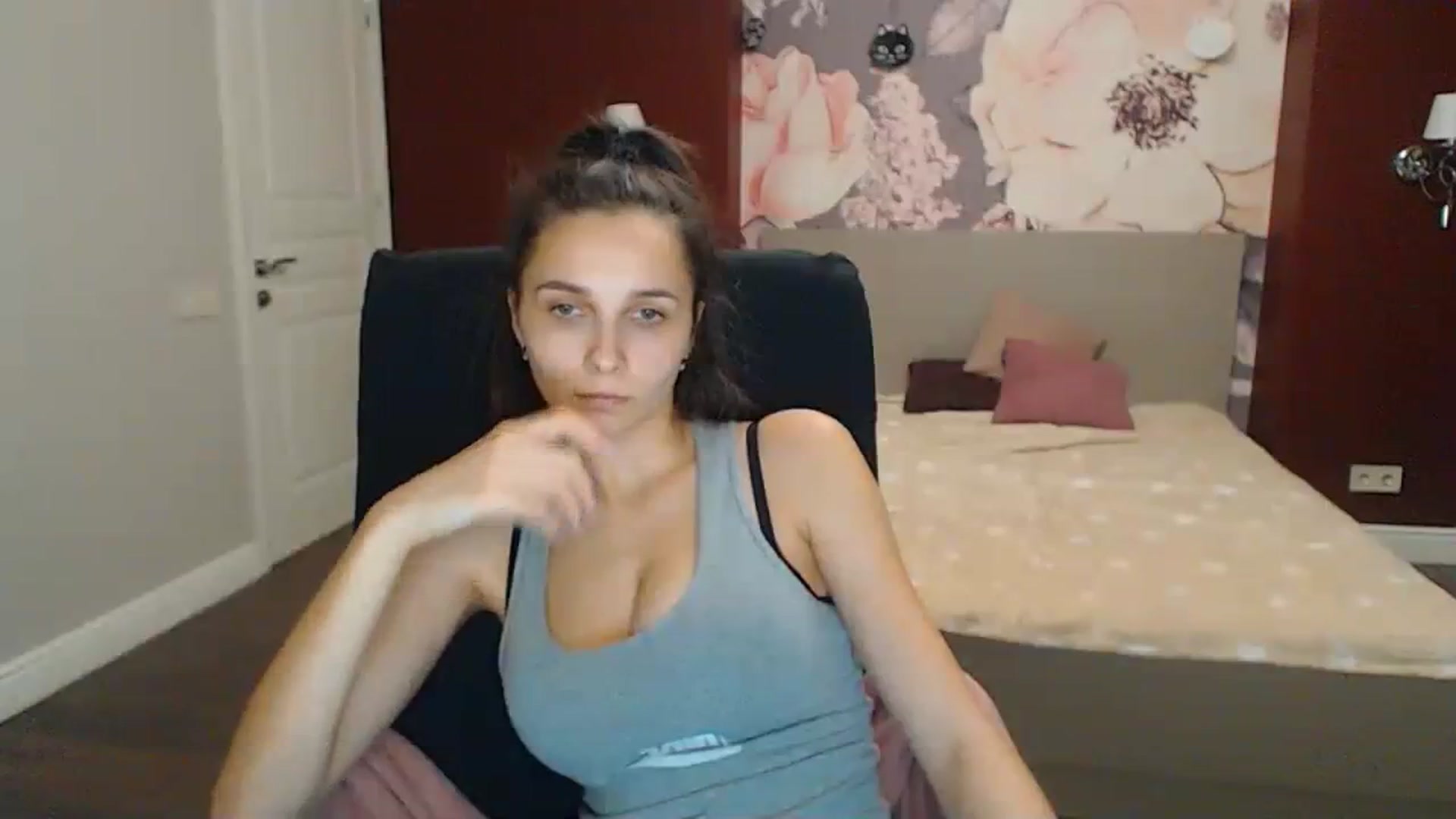 Gallery image thumbnail from Karina_Mils's myfreecams stream on, 12/02/2023, 19:13 image 9 of 20