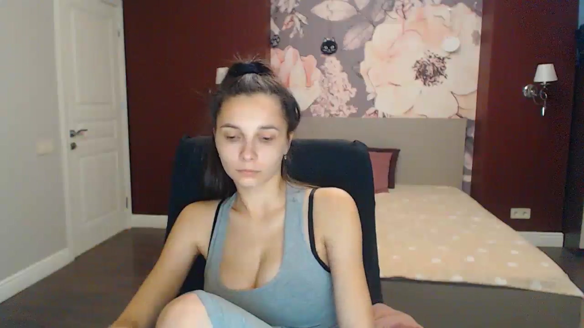 Gallery image thumbnail from Karina_Mils's myfreecams stream on, 12/03/2023, 11:03 image 13 of 20
