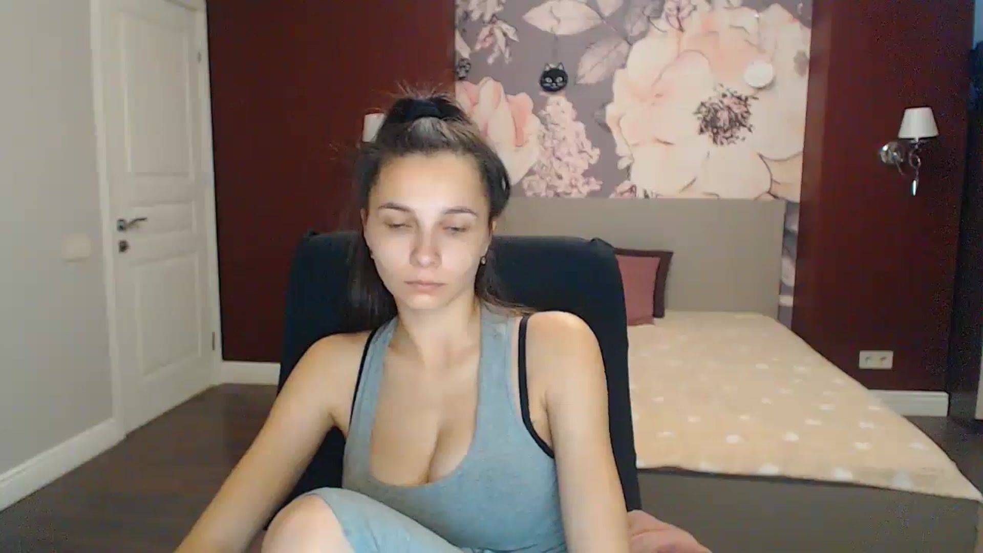 Gallery image thumbnail from Karina_Mils's myfreecams stream on, 12/03/2023, 11:03 image 11 of 20