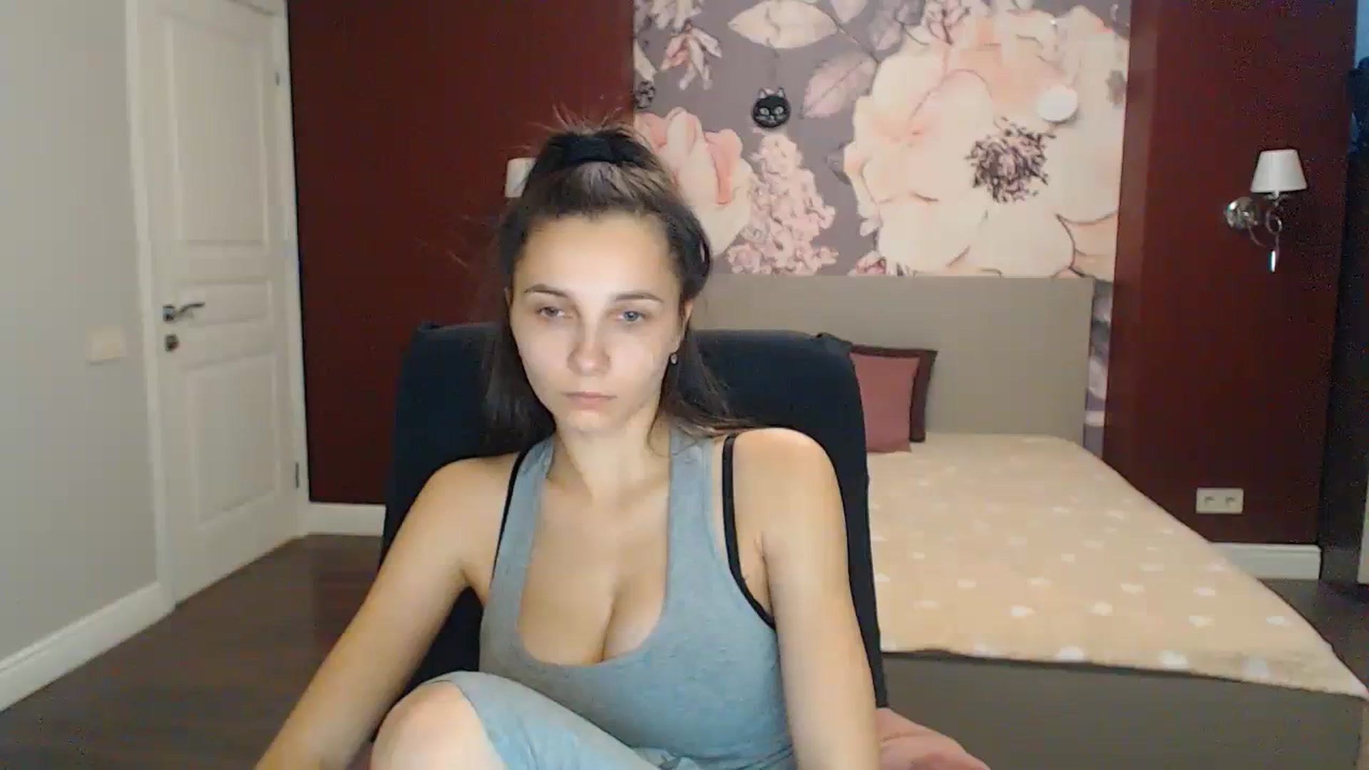Gallery image thumbnail from Karina_Mils's myfreecams stream on, 12/03/2023, 11:03 image 6 of 20