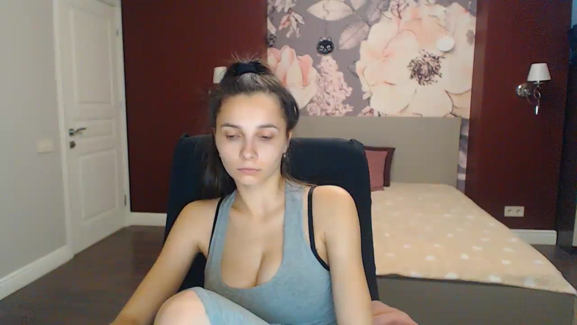 Gallery image thumbnail from Karina_Mils's myfreecams stream on, 12/03/2023, 11:03 image 15 of 20