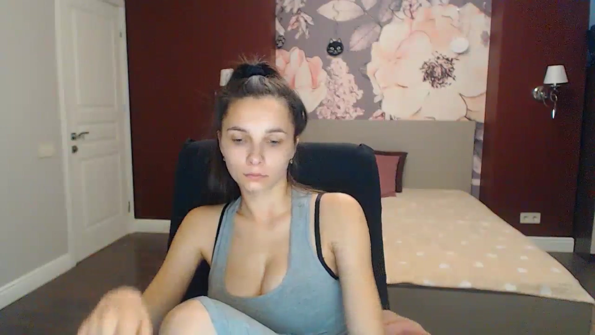 Gallery image thumbnail from Karina_Mils's myfreecams stream on, 12/03/2023, 11:03 image 12 of 20