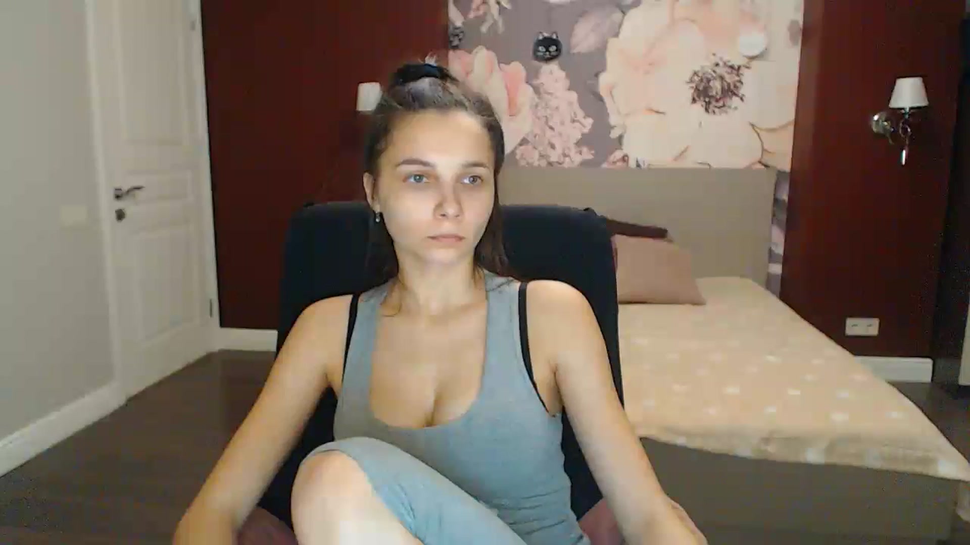 Gallery image thumbnail from Karina_Mils's myfreecams stream on, 12/03/2023, 14:46 image 10 of 20