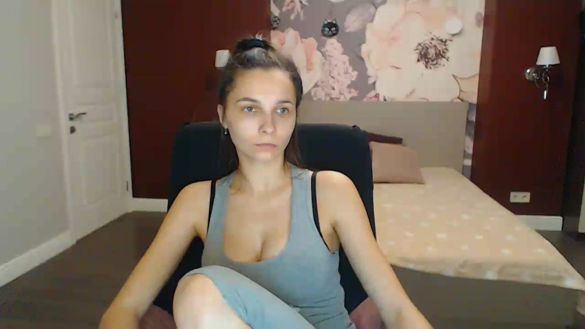 Gallery image thumbnail from Karina_Mils's myfreecams stream on, 12/03/2023, 14:46 image 13 of 20