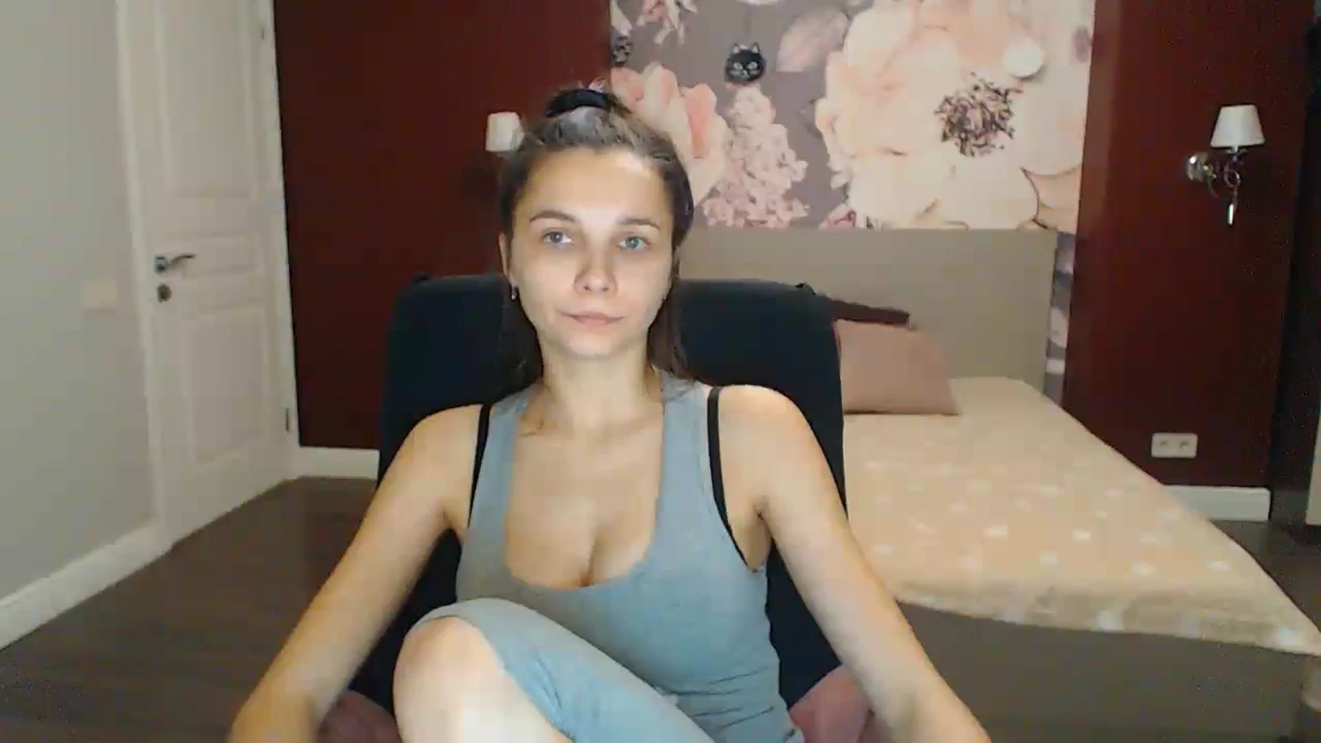 Gallery image thumbnail from Karina_Mils's myfreecams stream on, 12/03/2023, 14:46 image 12 of 20