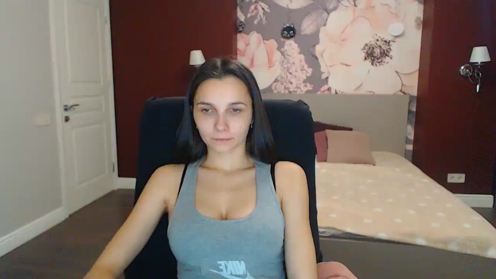 Gallery image thumbnail from Karina_Mils's myfreecams stream on, 12/04/2023, 07:09 image 16 of 20