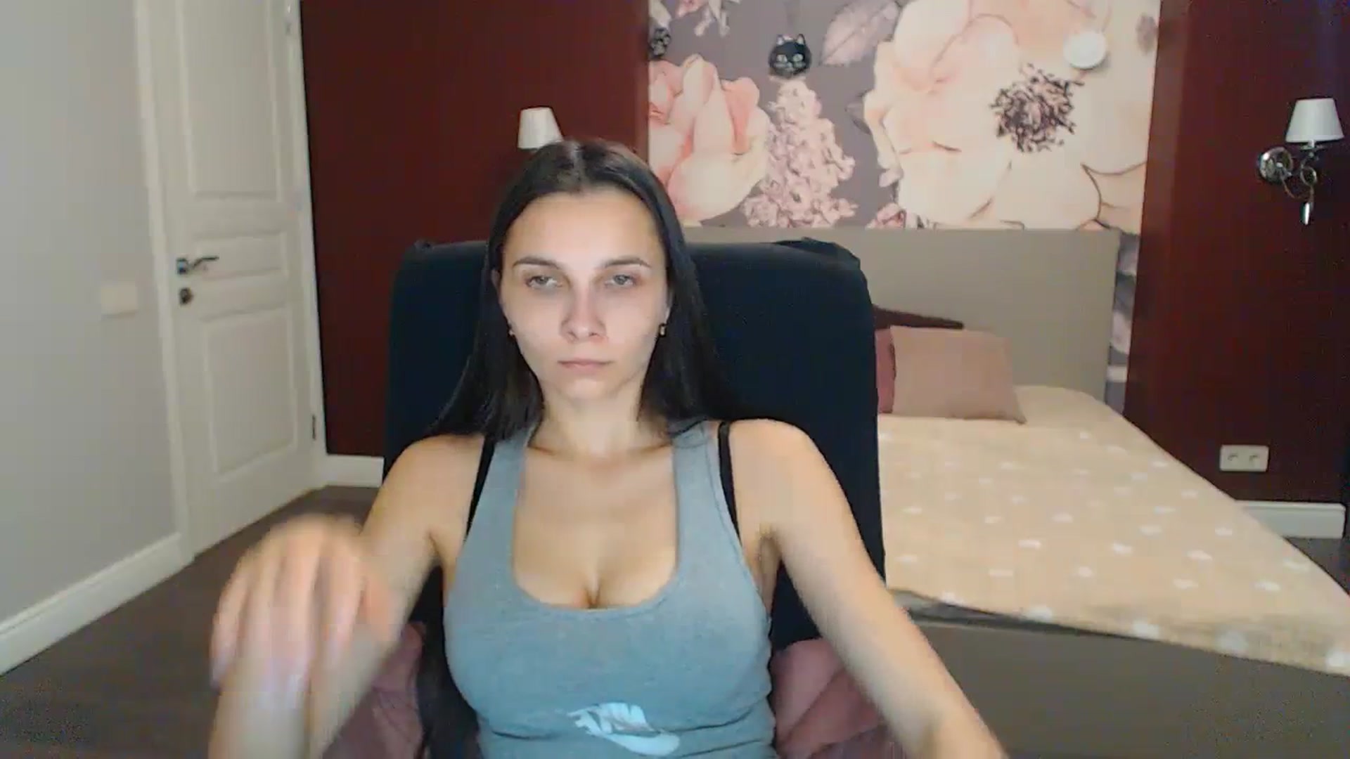 Gallery image thumbnail from Karina_Mils's myfreecams stream on, 12/04/2023, 07:58 image 11 of 20