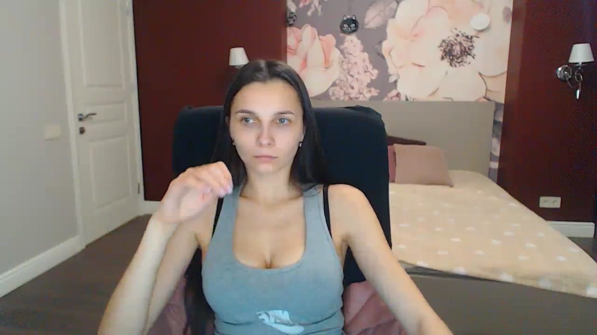 Gallery image thumbnail from Karina_Mils's myfreecams stream on, 12/04/2023, 07:58 image 8 of 20