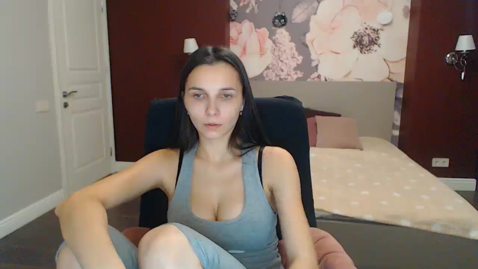 Gallery image thumbnail from Karina_Mils's myfreecams stream on, 12/04/2023, 07:58 image 18 of 20