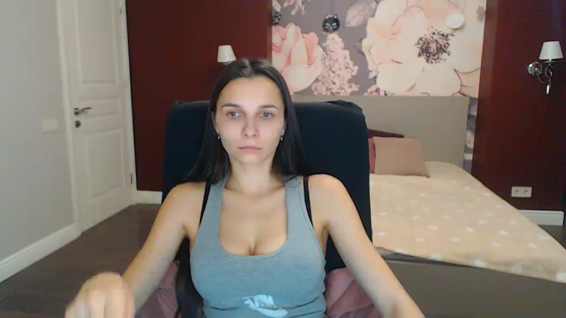 Gallery image thumbnail from Karina_Mils's myfreecams stream on, 12/04/2023, 07:58 image 10 of 20