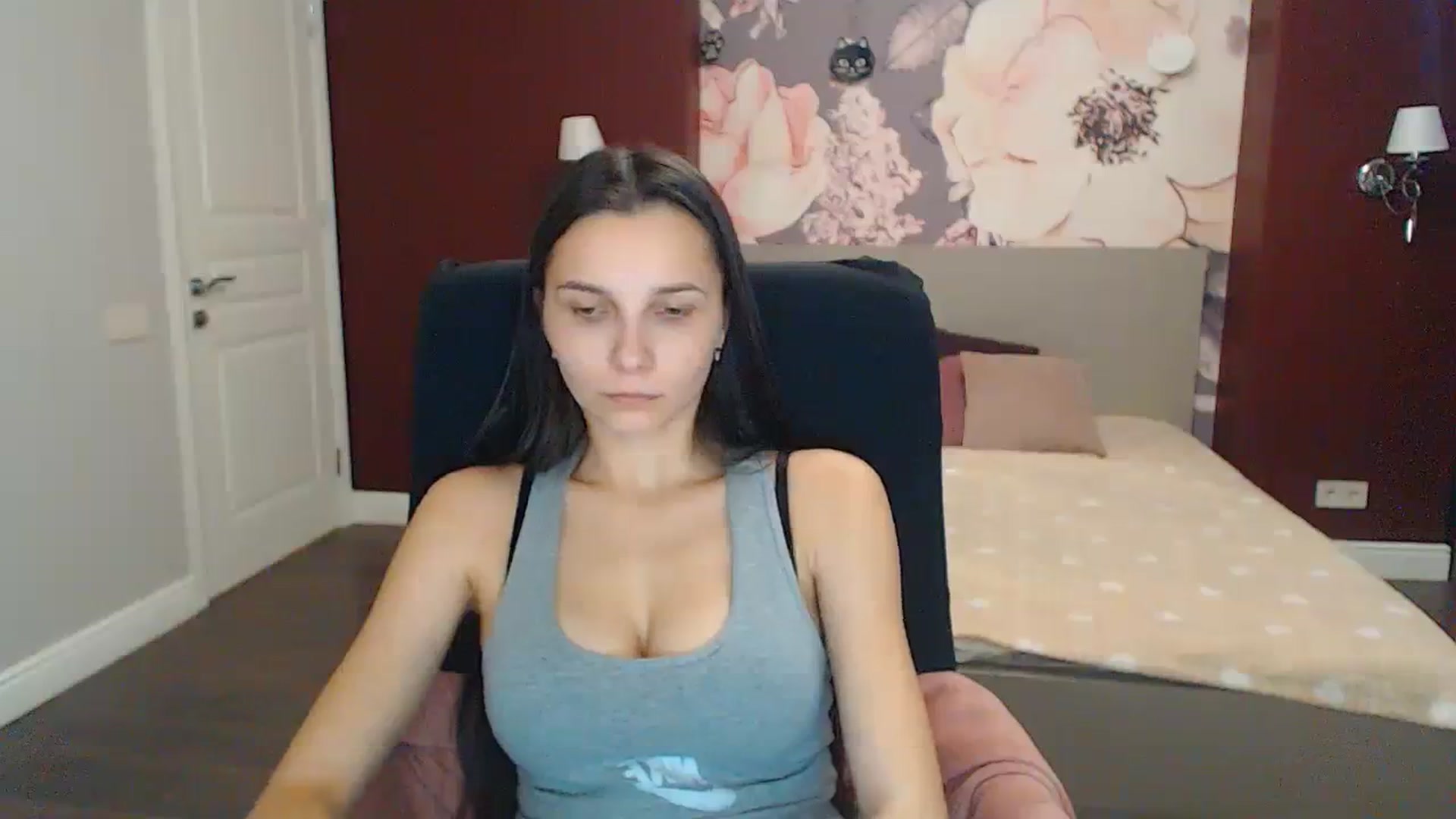 Gallery image thumbnail from Karina_Mils's myfreecams stream on, 12/04/2023, 07:58 image 7 of 20