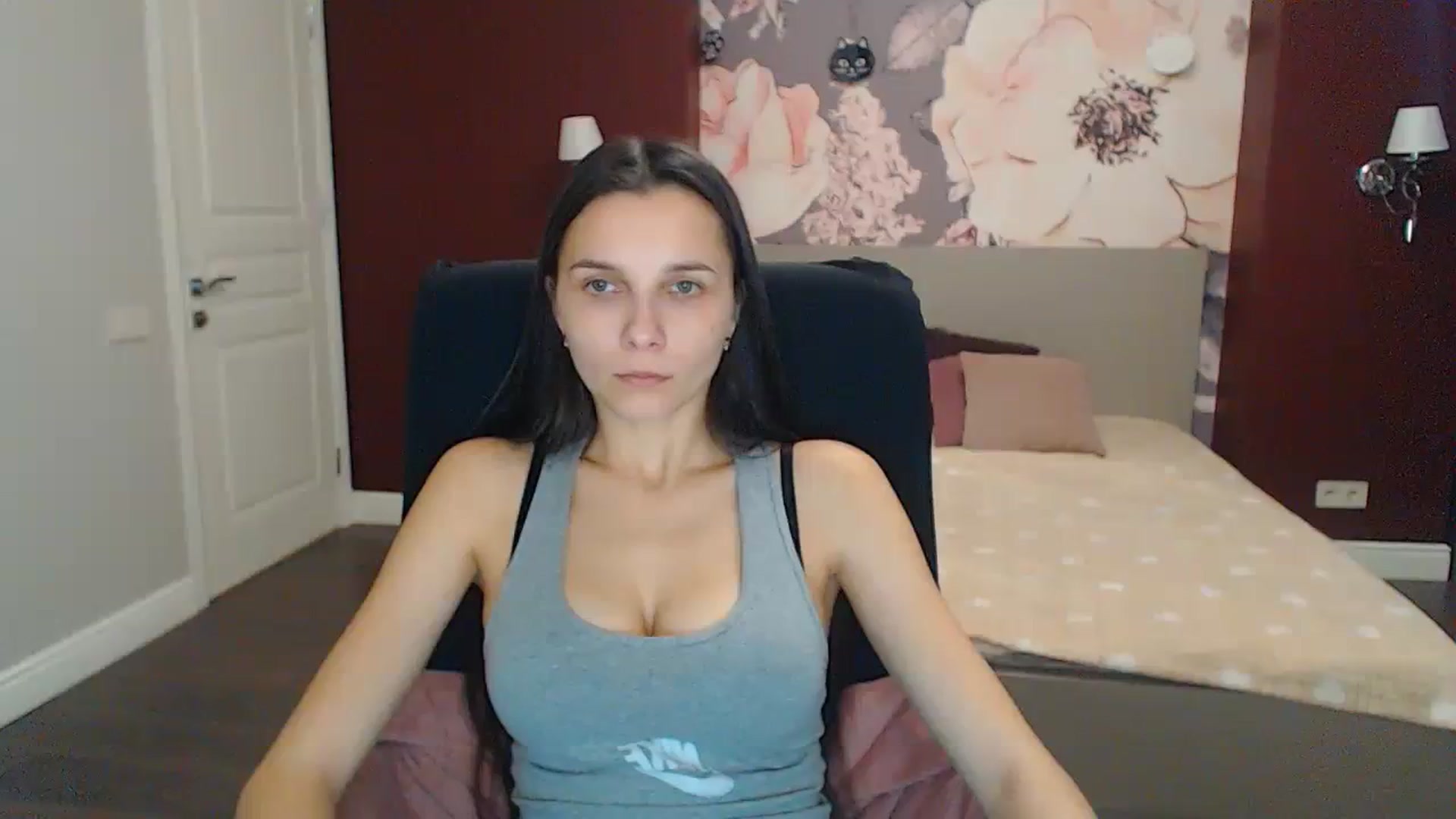 Gallery image thumbnail from Karina_Mils's myfreecams stream on, 12/04/2023, 07:58 image 4 of 20