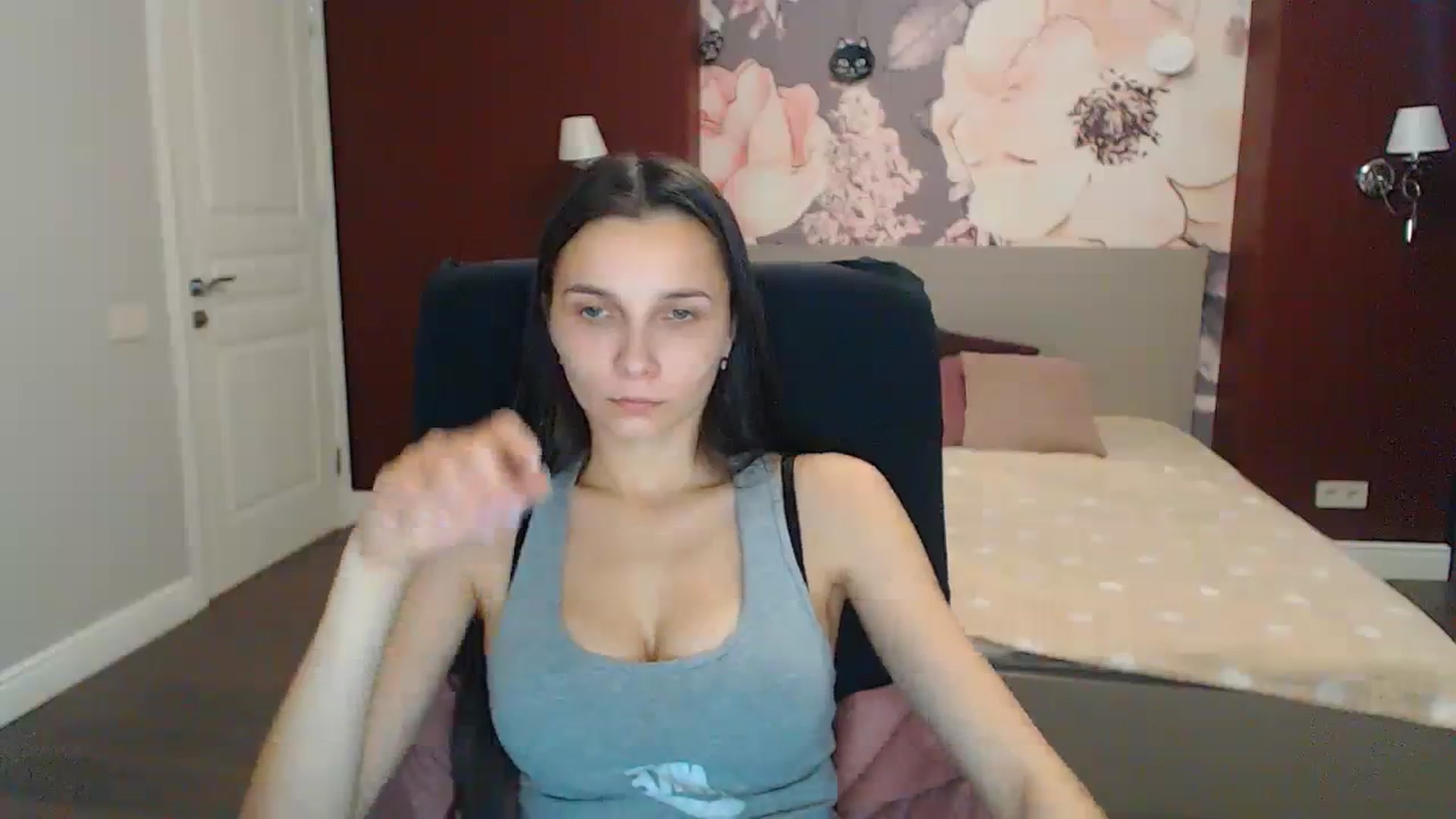 Gallery image thumbnail from Karina_Mils's myfreecams stream on, 12/04/2023, 07:58 image 12 of 20