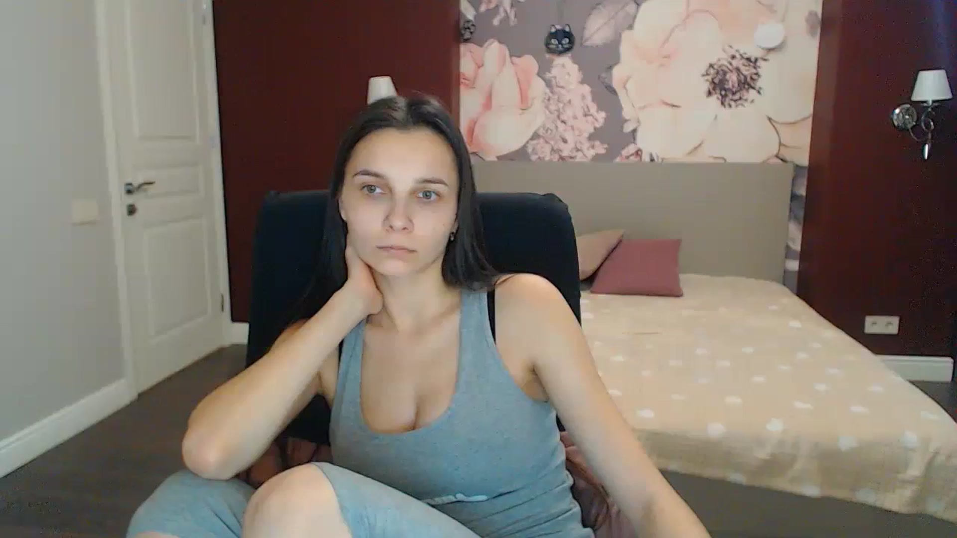 Gallery image thumbnail from Karina_Mils's myfreecams stream on, 12/04/2023, 10:09 image 4 of 20