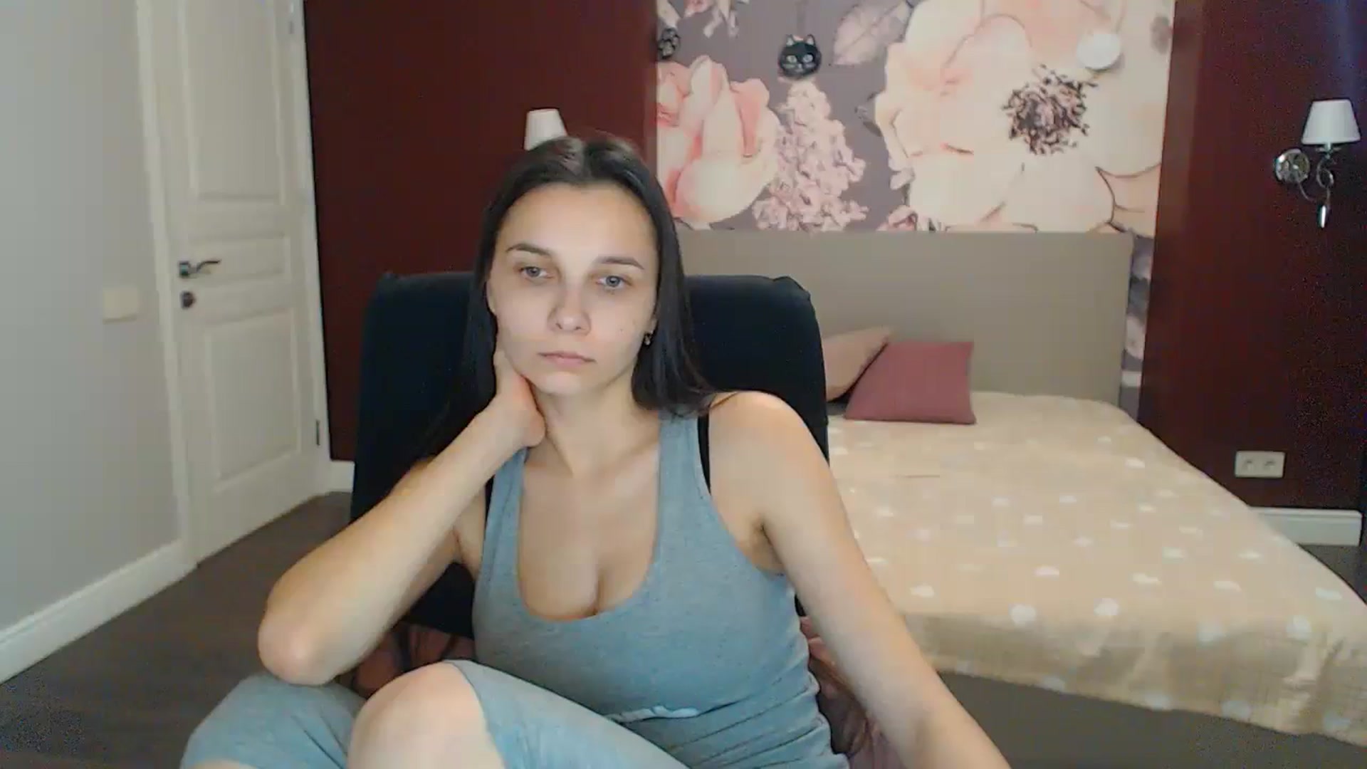 Gallery image thumbnail from Karina_Mils's myfreecams stream on, 12/04/2023, 10:09 image 3 of 20