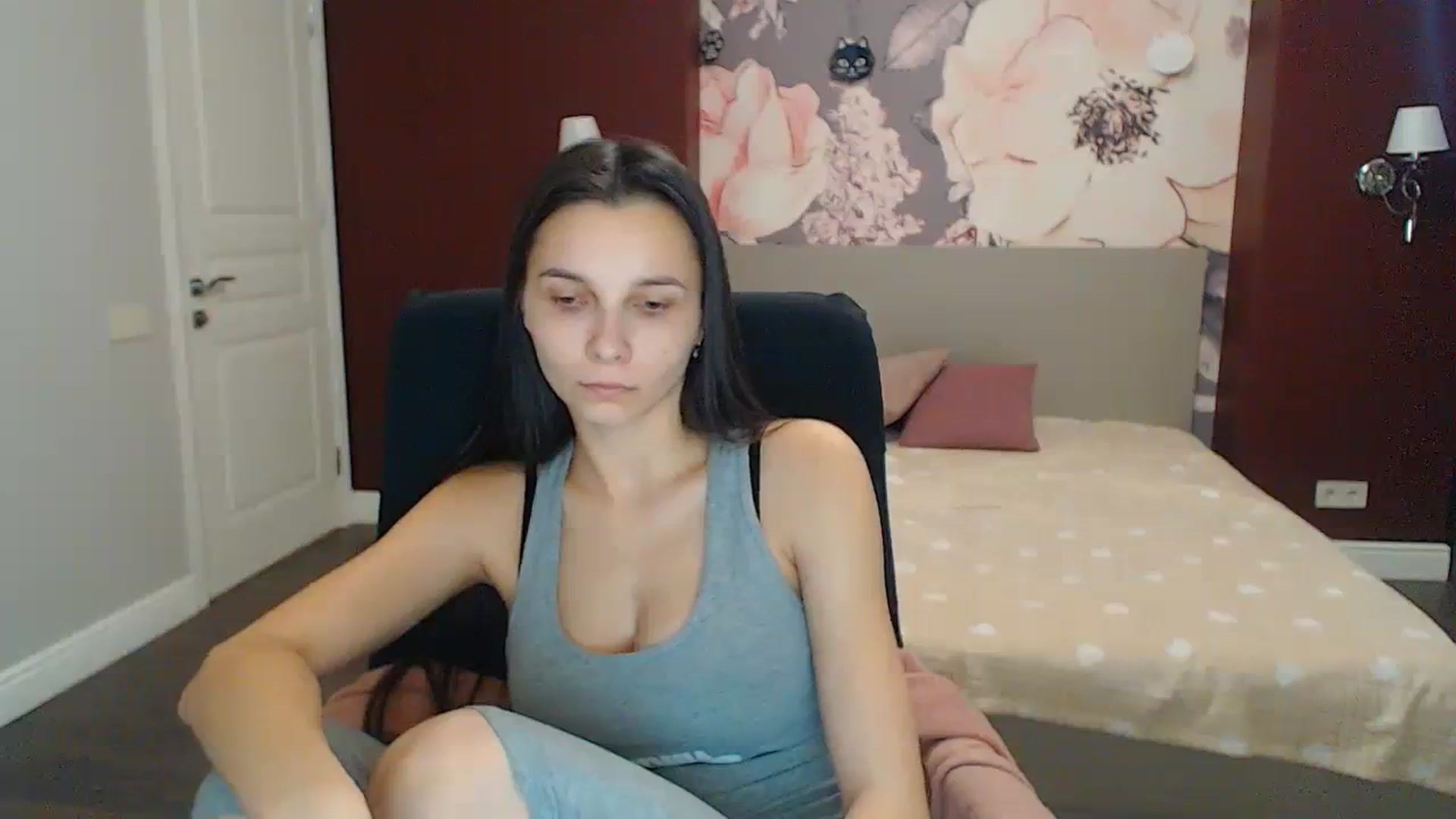 Gallery image thumbnail from Karina_Mils's myfreecams stream on, 12/04/2023, 10:09 image 5 of 20
