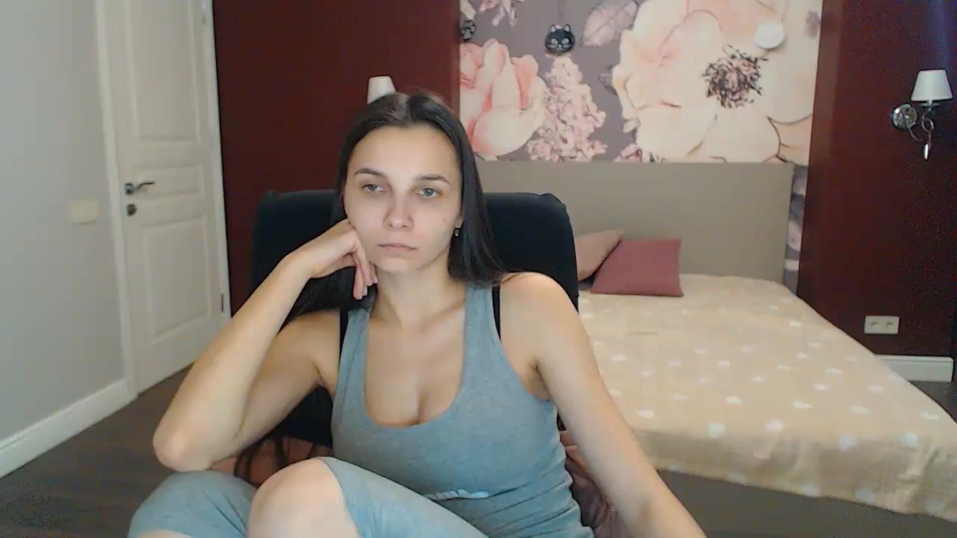 Gallery image thumbnail from Karina_Mils's myfreecams stream on, 12/04/2023, 10:09 image 1 of 20