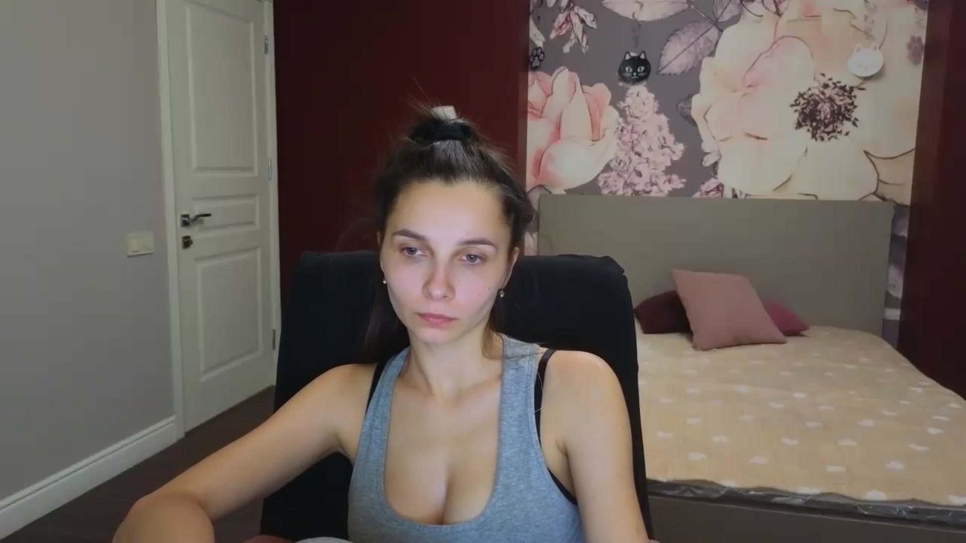 Gallery image thumbnail from Karina_Mils's myfreecams stream on, 12/07/2023, 12:04 image 8 of 20