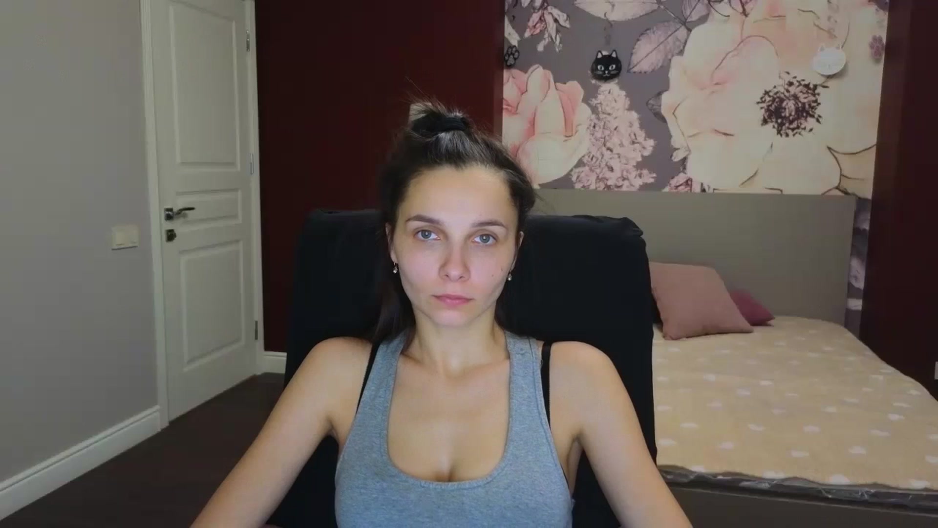 Gallery image thumbnail from Karina_Mils's myfreecams stream on, 12/07/2023, 12:04 image 16 of 20