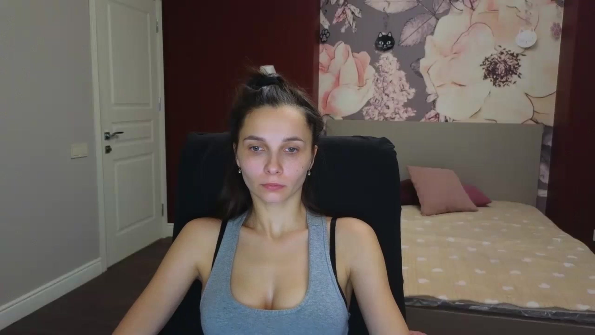 Gallery image thumbnail from Karina_Mils's myfreecams stream on, 12/07/2023, 12:04 image 18 of 20