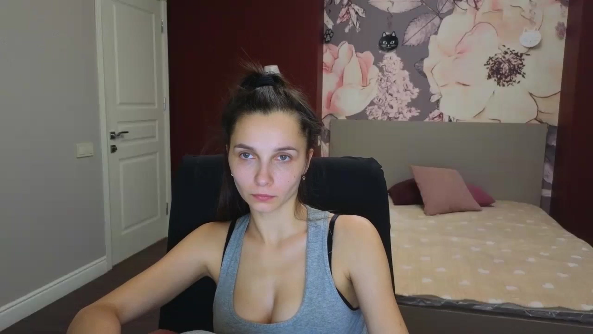 Gallery image thumbnail from Karina_Mils's myfreecams stream on, 12/07/2023, 12:04 image 7 of 20