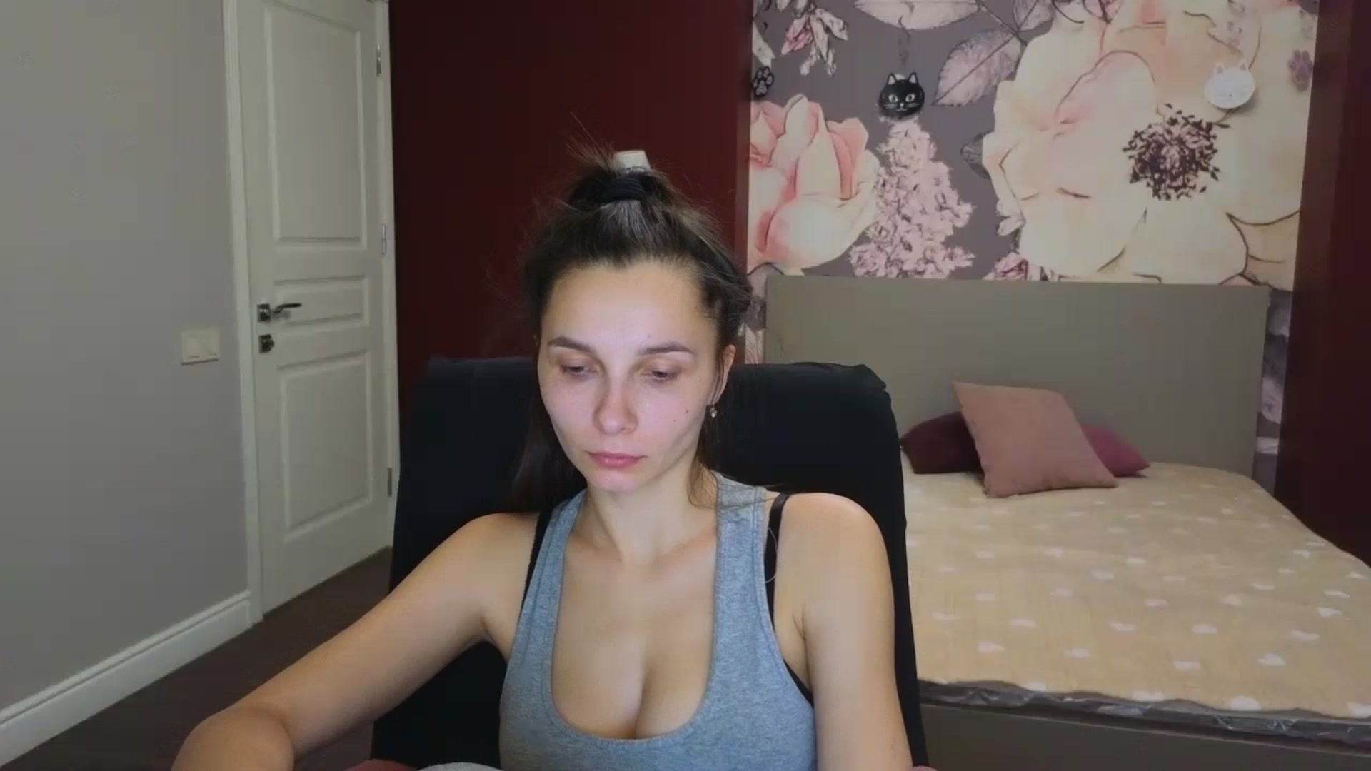 Gallery image thumbnail from Karina_Mils's myfreecams stream on, 12/07/2023, 12:04 image 10 of 20