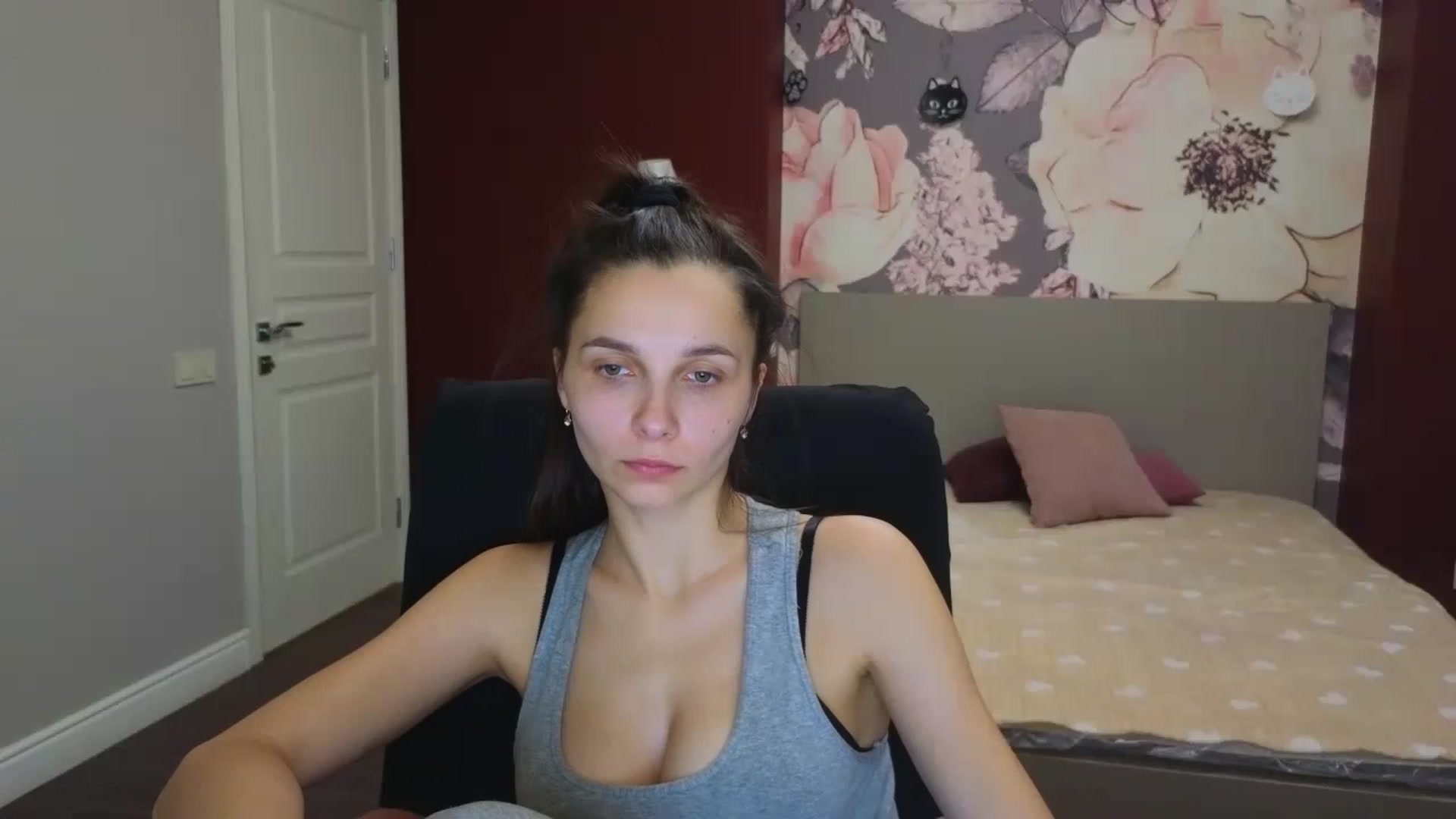 Gallery image thumbnail from Karina_Mils's myfreecams stream on, 12/07/2023, 12:04 image 4 of 20