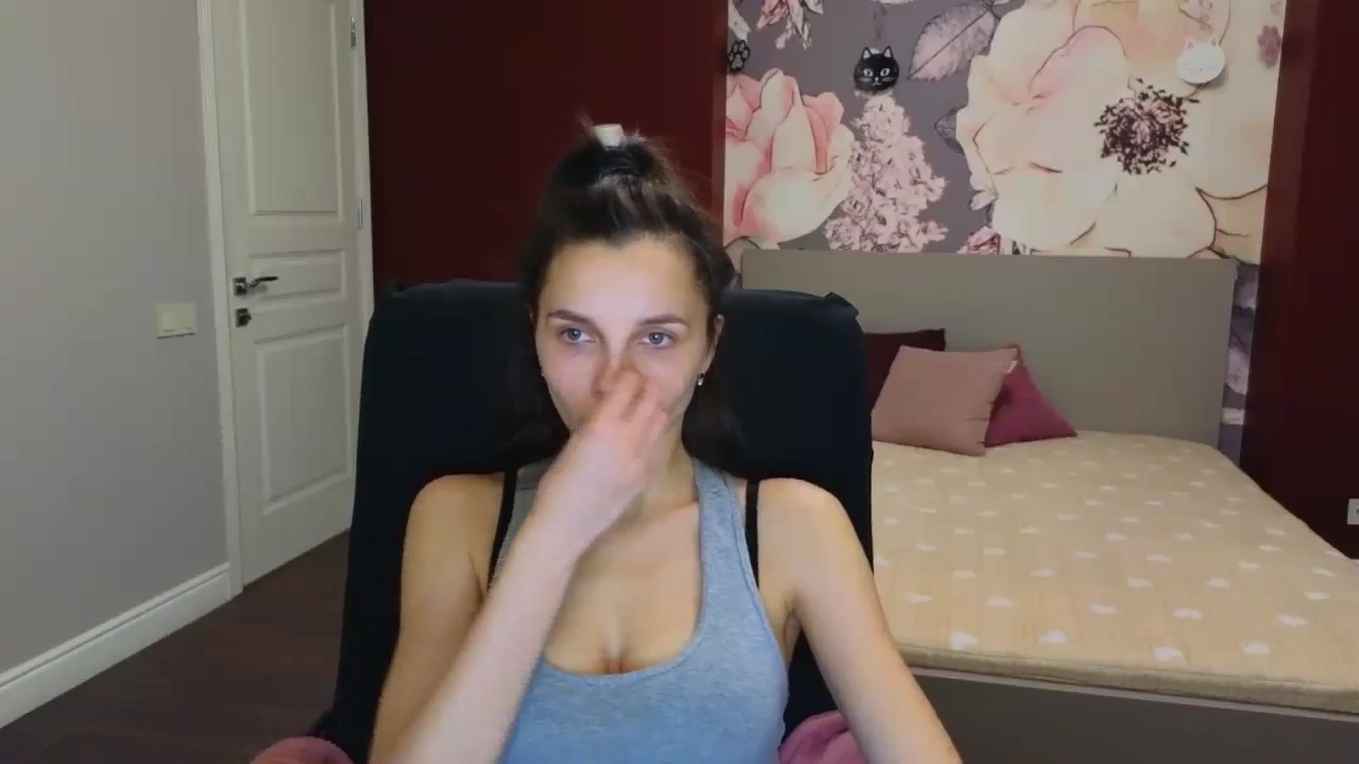 Gallery image thumbnail from Karina_Mils's myfreecams stream on, 12/08/2023, 15:22 image 14 of 20