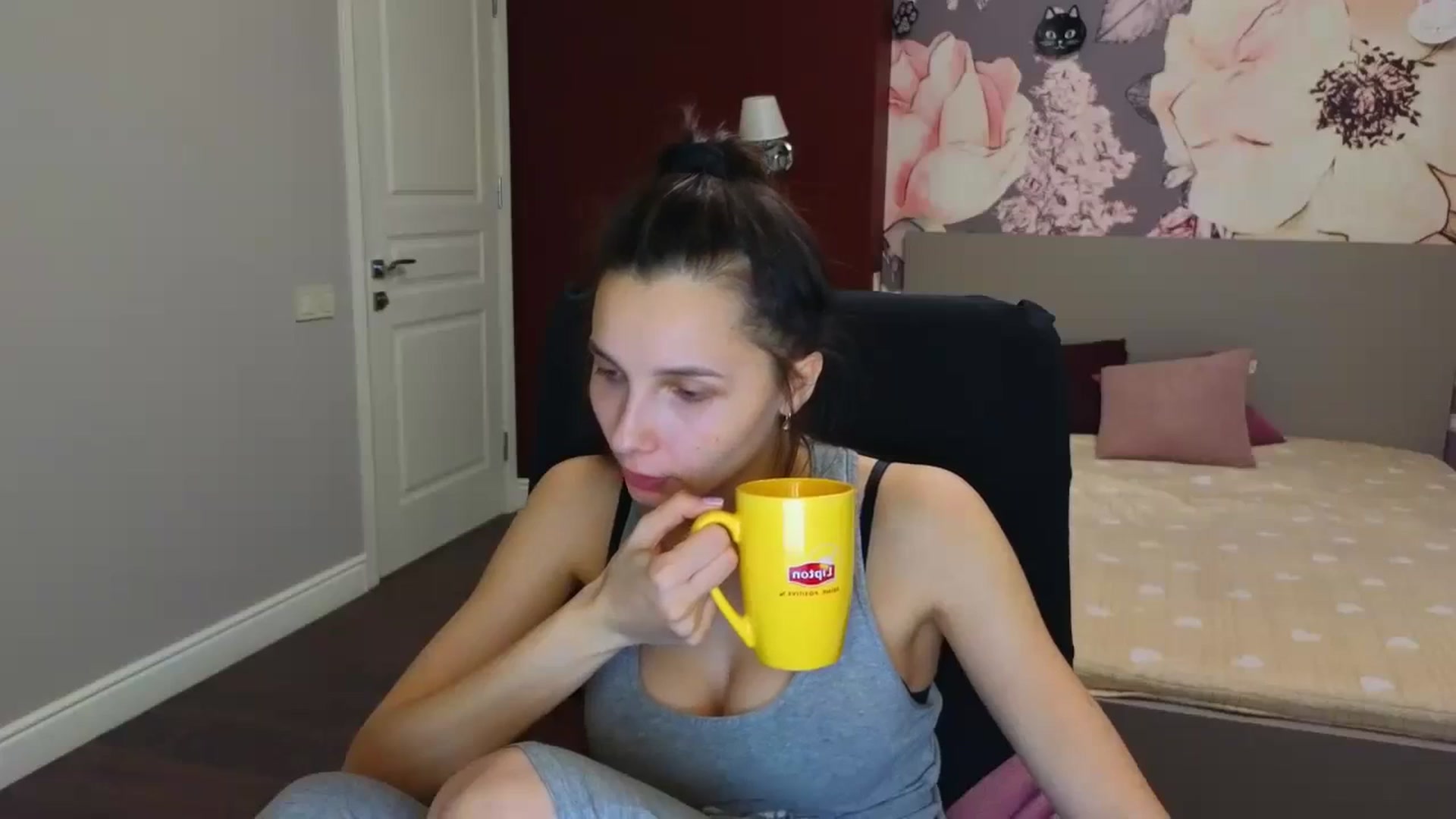 Gallery image thumbnail from Karina_Mils's myfreecams stream on, 12/08/2023, 17:27 image 2 of 20