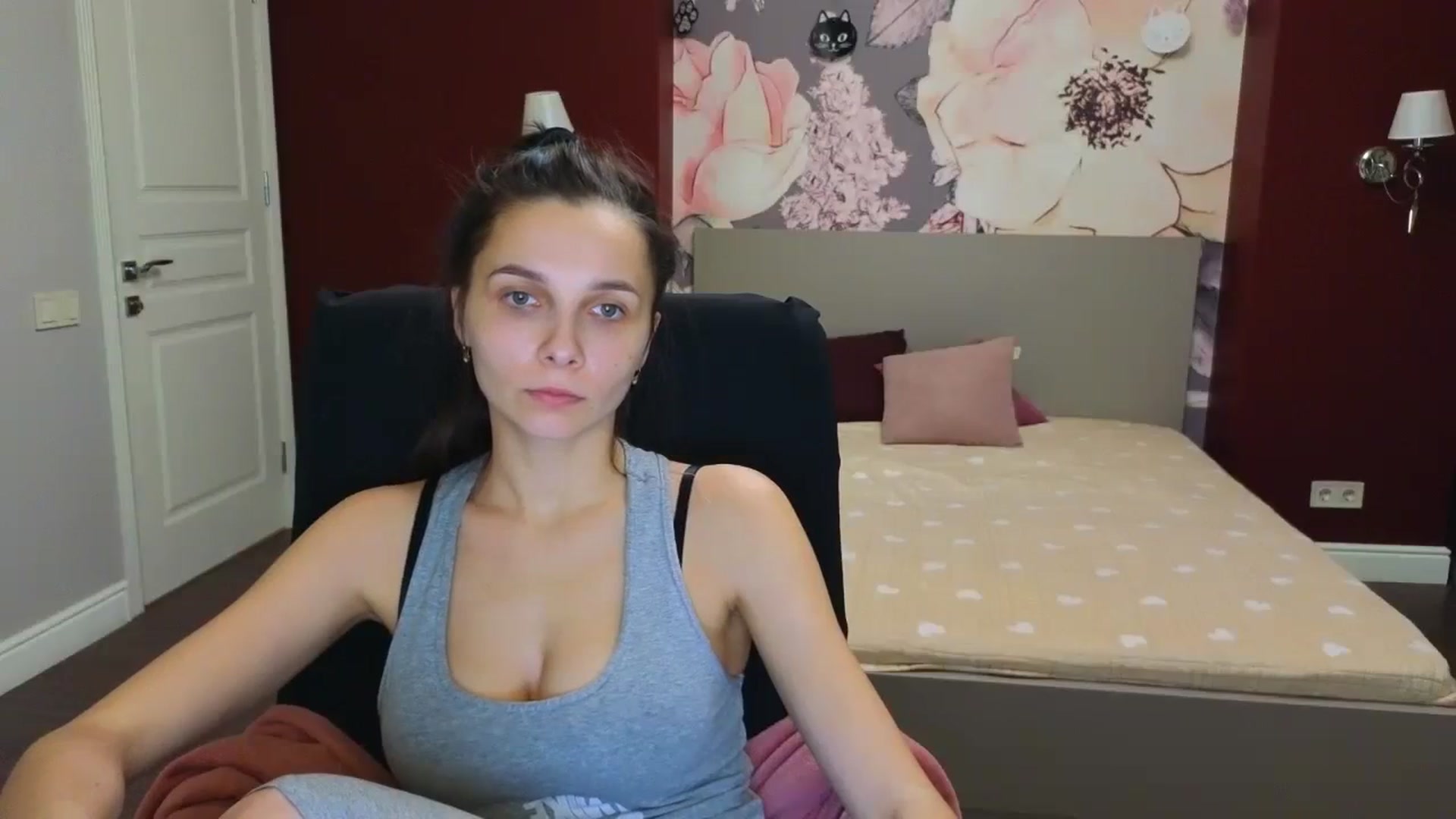 Gallery image thumbnail from Karina_Mils's myfreecams stream on, 12/08/2023, 18:03 image 9 of 20