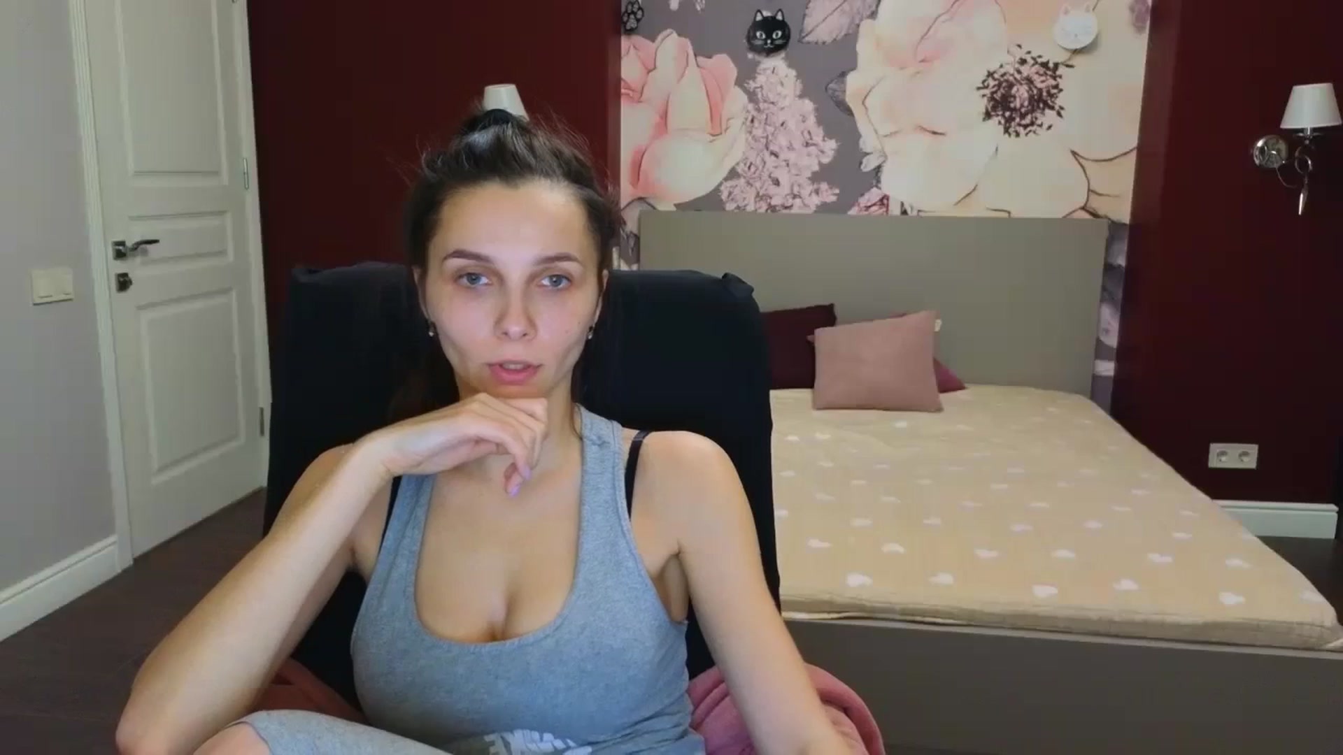 Gallery image thumbnail from Karina_Mils's myfreecams stream on, 12/08/2023, 18:03 image 7 of 20