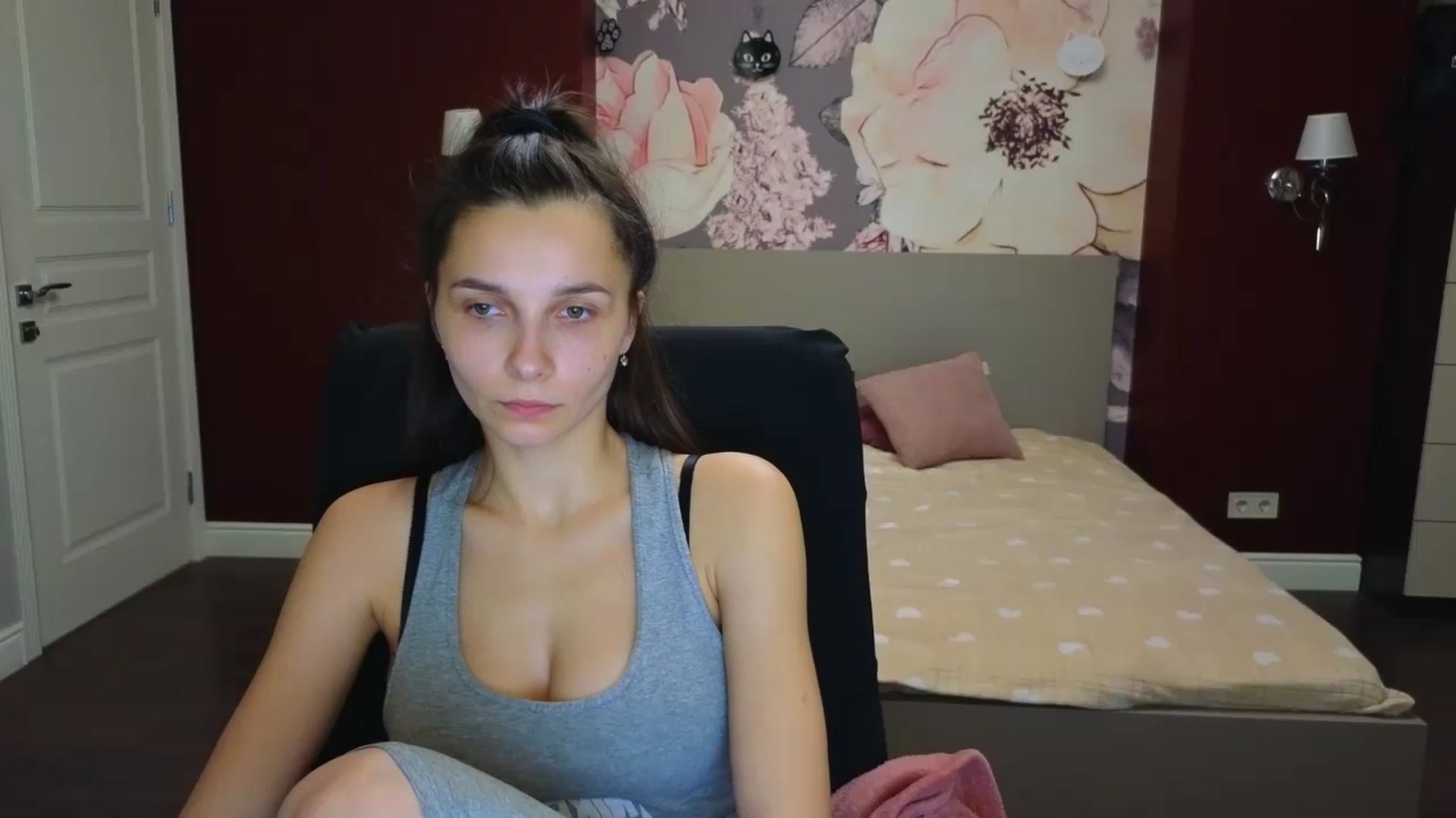 Gallery image thumbnail from Karina_Mils's myfreecams stream on, 12/09/2023, 16:00 image 8 of 20