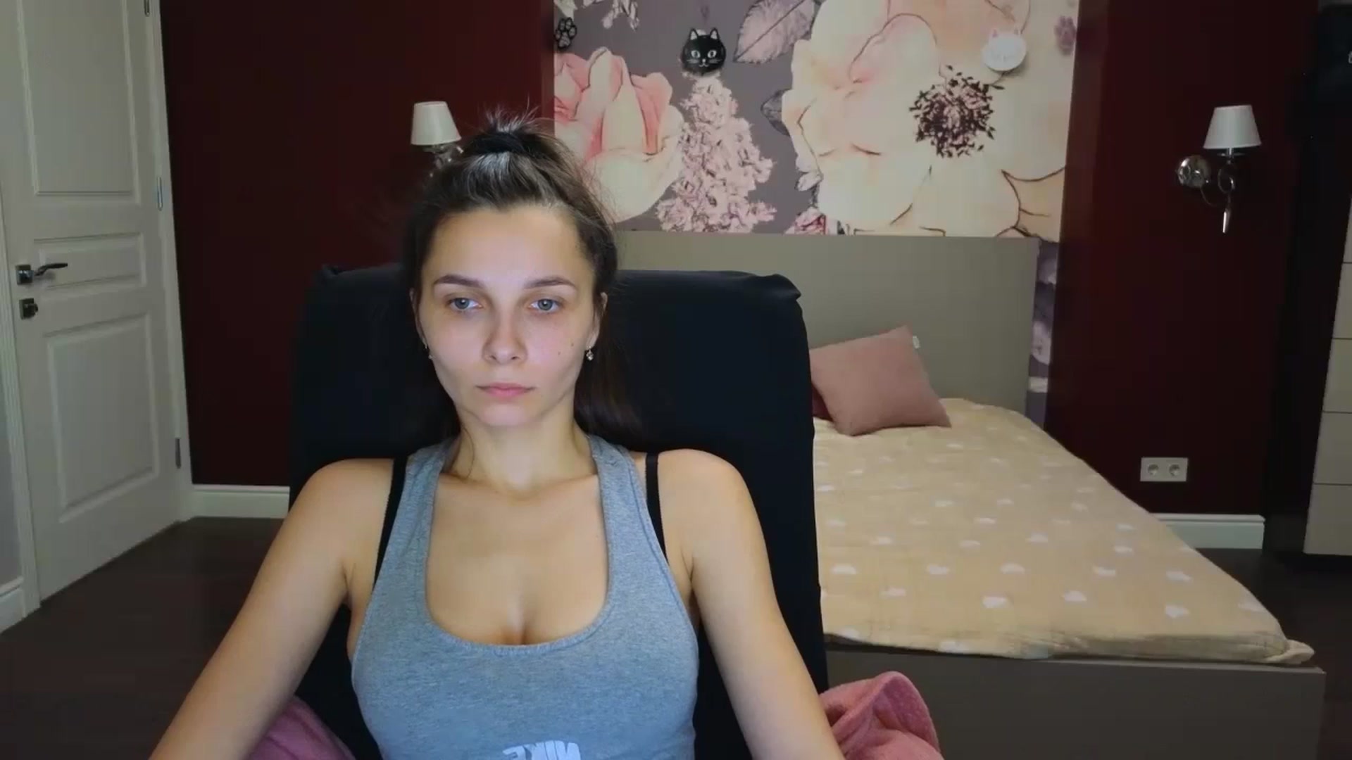 Gallery image thumbnail from Karina_Mils's myfreecams stream on, 12/09/2023, 16:00 image 15 of 20