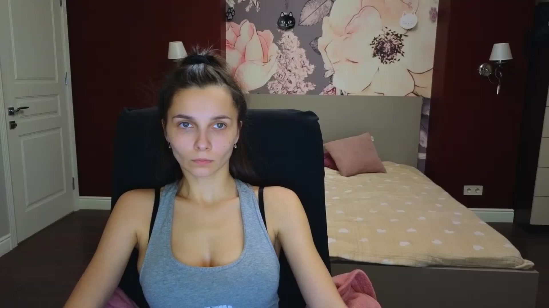 Gallery image thumbnail from Karina_Mils's myfreecams stream on, 12/09/2023, 16:00 image 20 of 20