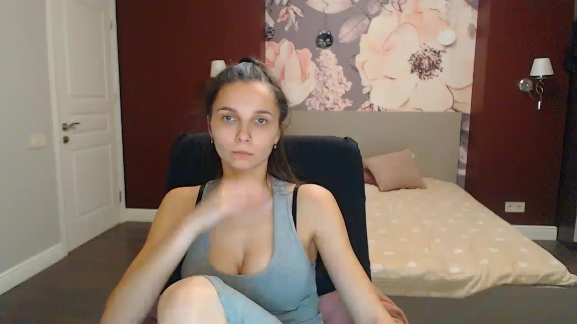 Gallery image thumbnail from Karina_Mils's myfreecams stream on, 12/09/2023, 18:13 image 1 of 20