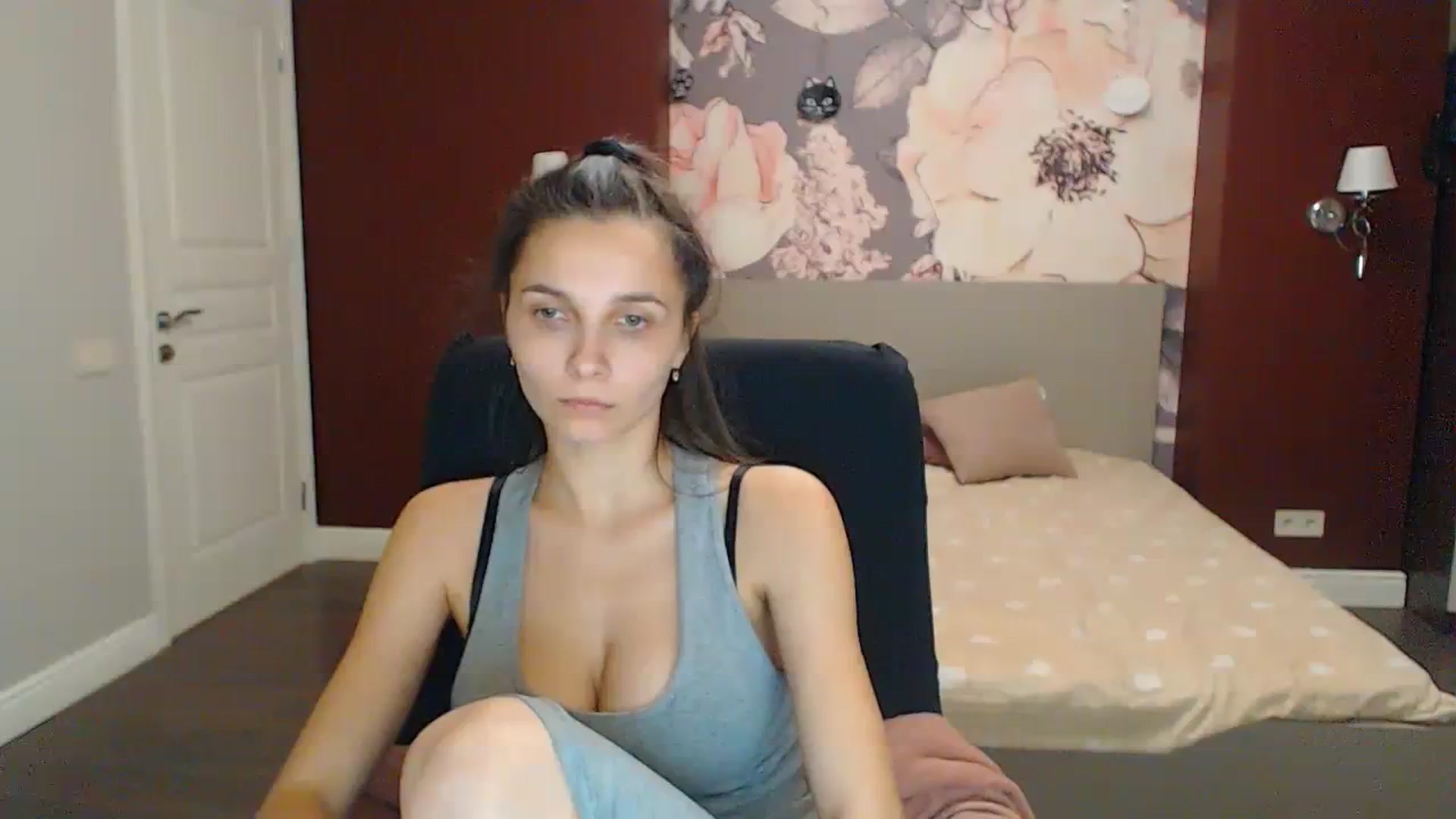 Gallery image thumbnail from Karina_Mils's myfreecams stream on, 12/09/2023, 18:13 image 3 of 20