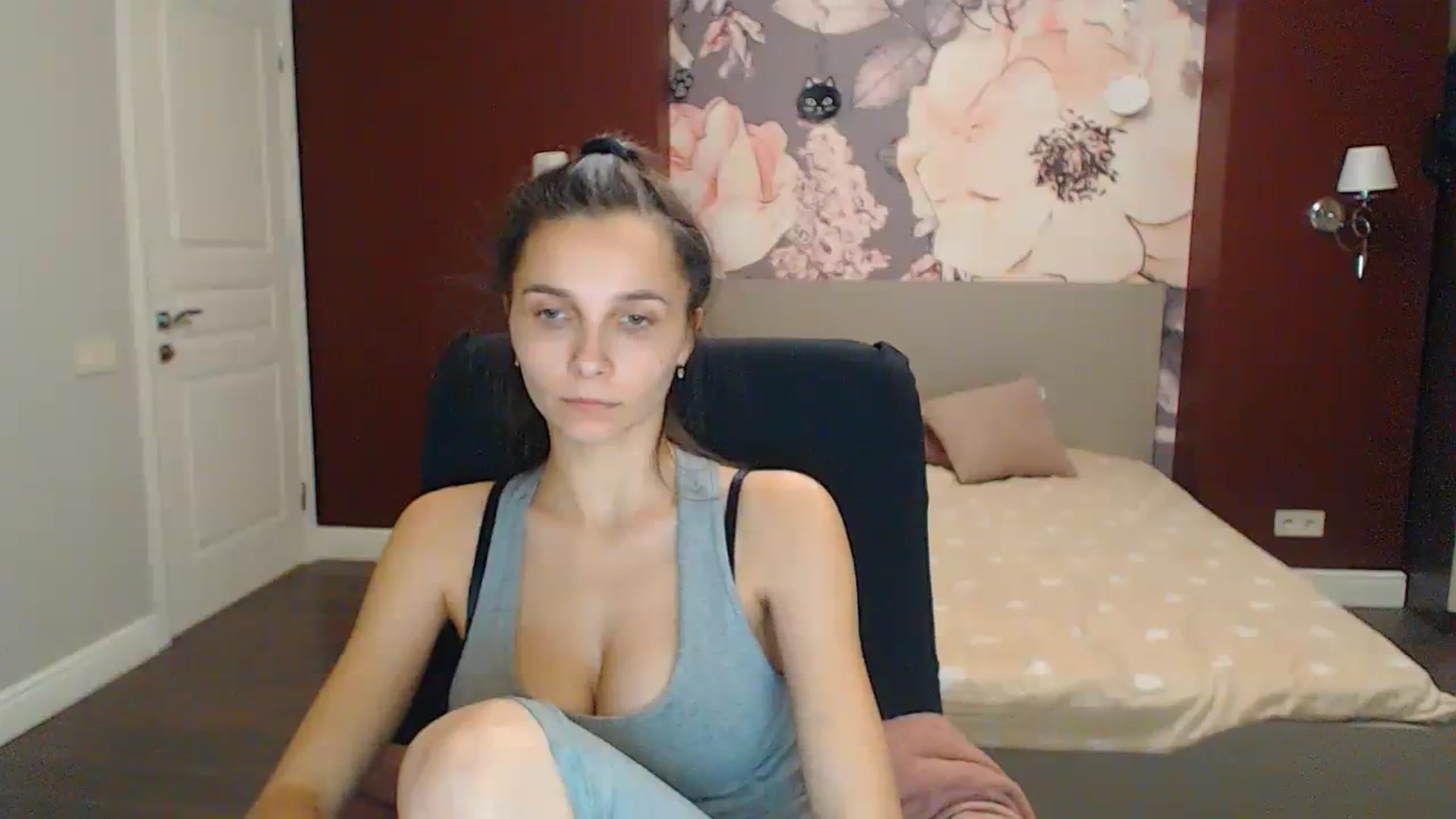 Gallery image thumbnail from Karina_Mils's myfreecams stream on, 12/09/2023, 18:13 image 7 of 20