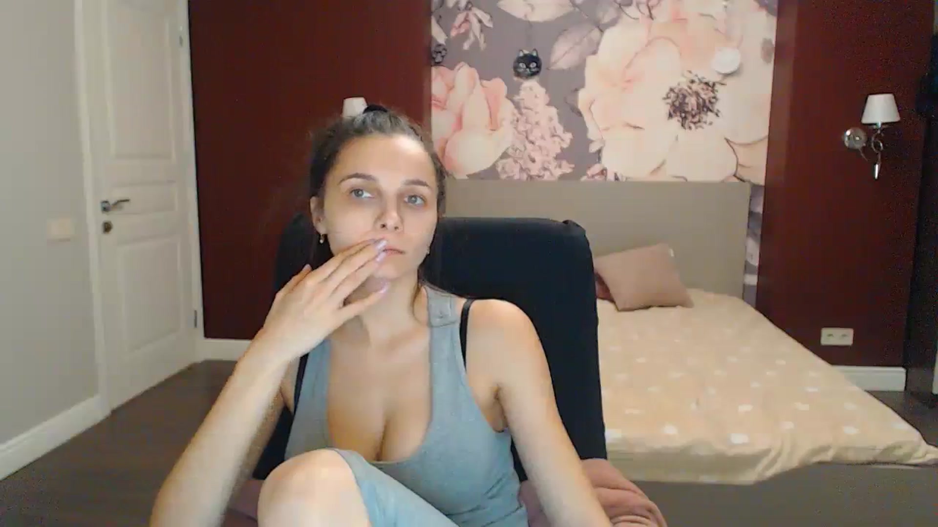 Gallery image thumbnail from Karina_Mils's myfreecams stream on, 12/09/2023, 18:13 image 13 of 20