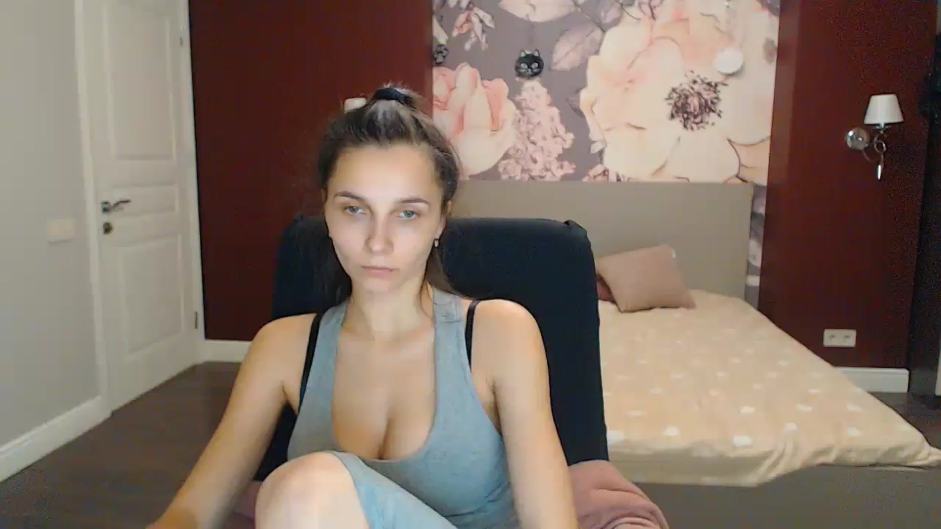 Gallery image thumbnail from Karina_Mils's myfreecams stream on, 12/09/2023, 18:13 image 11 of 20