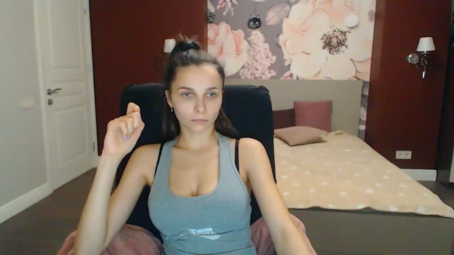 Gallery image thumbnail from Karina_Mils's myfreecams stream on, 12/10/2023, 14:08 image 20 of 20