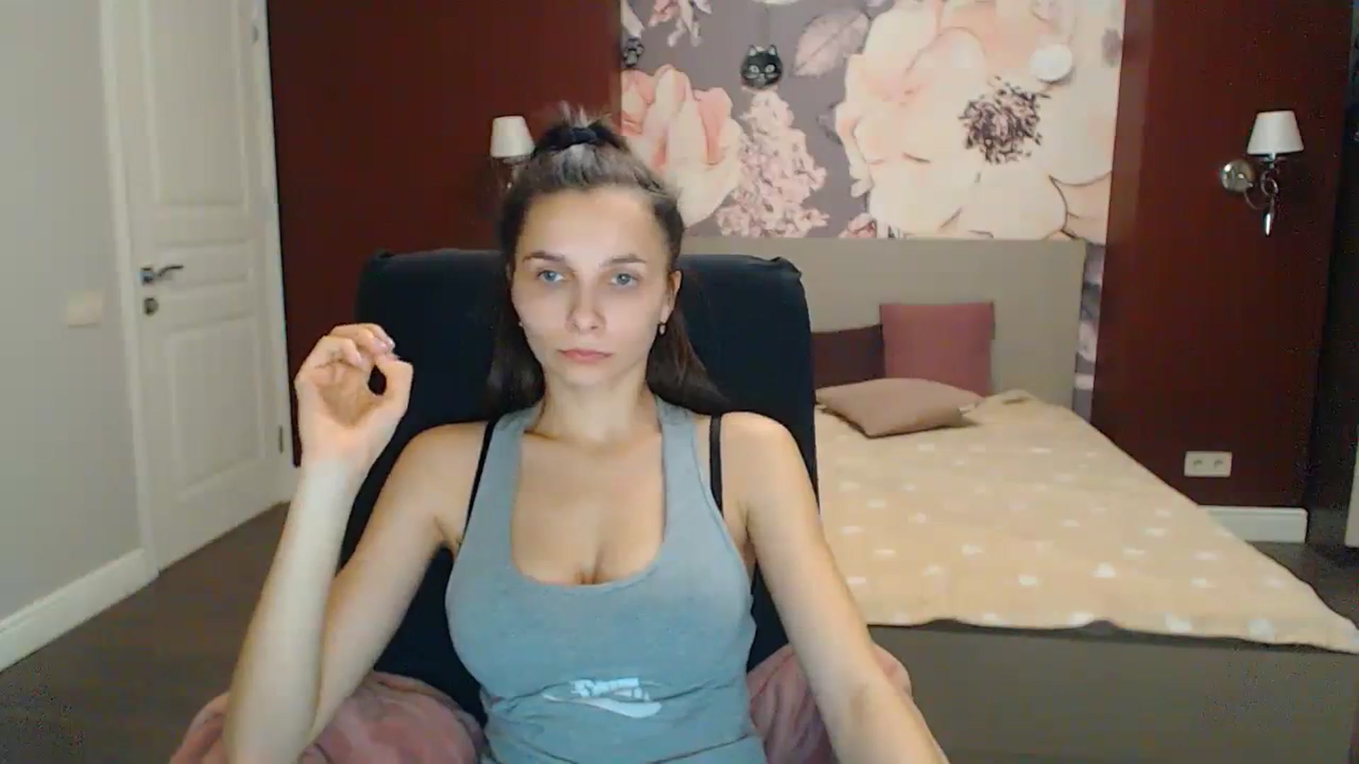 Gallery image thumbnail from Karina_Mils's myfreecams stream on, 12/10/2023, 14:08 image 19 of 20