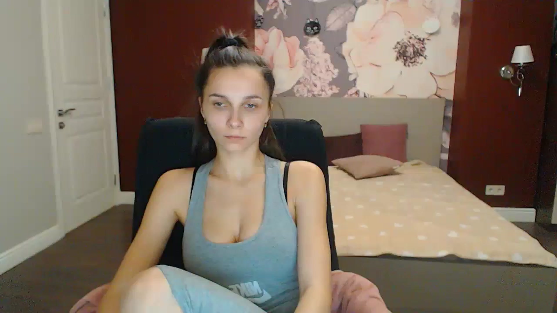Gallery image thumbnail from Karina_Mils's myfreecams stream on, 12/10/2023, 14:08 image 18 of 20