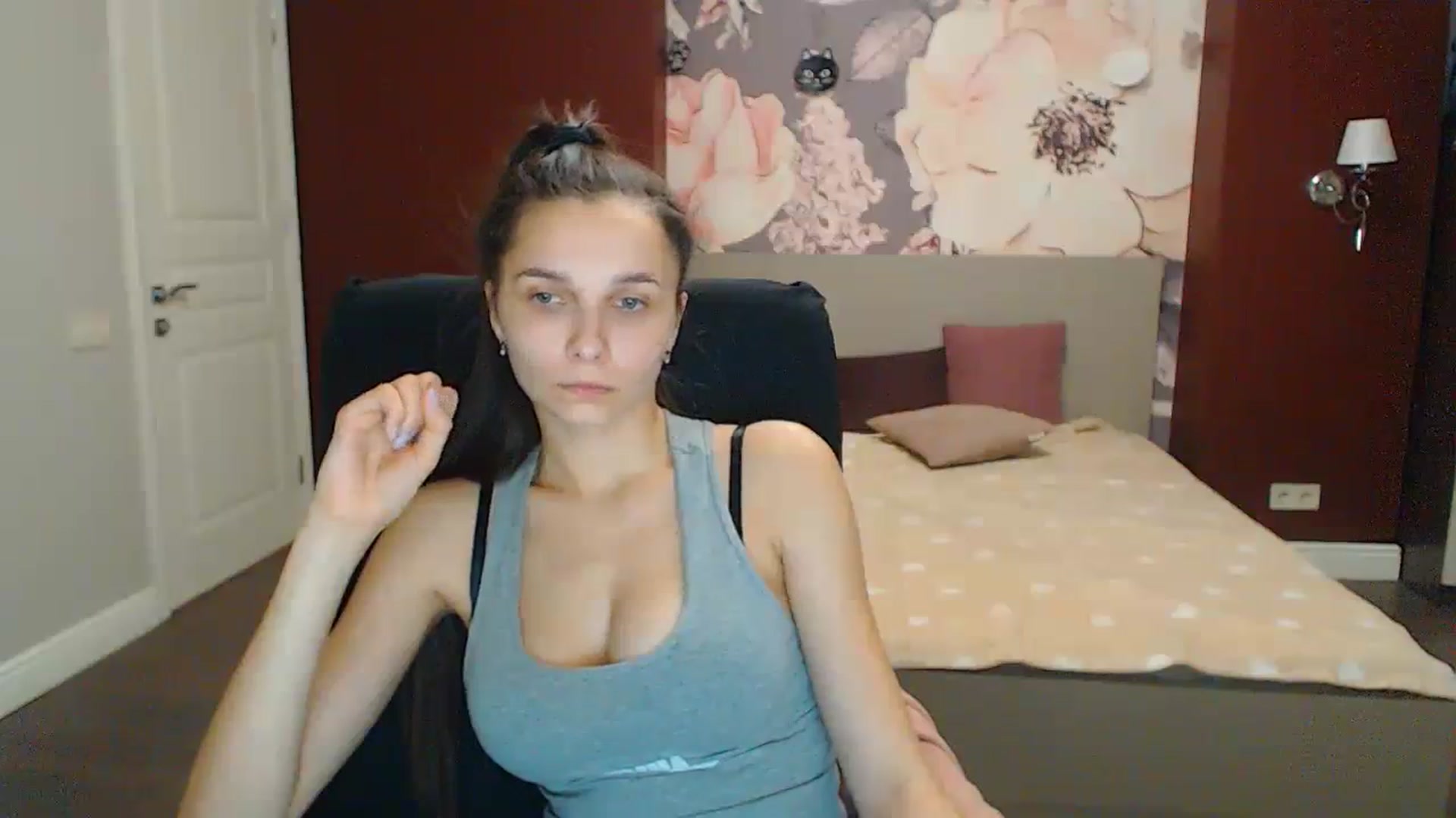 Gallery image thumbnail from Karina_Mils's myfreecams stream on, 12/10/2023, 14:08 image 7 of 20
