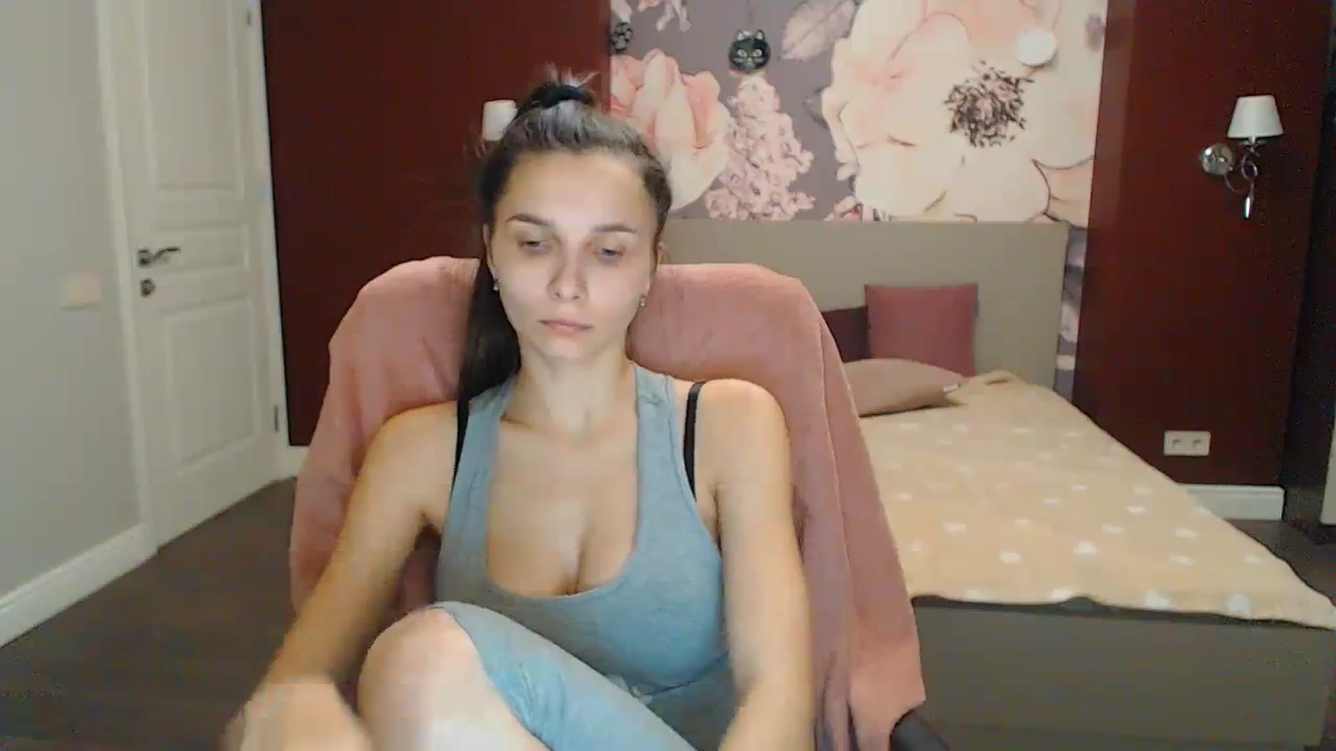 Gallery image thumbnail from Karina_Mils's myfreecams stream on, 12/10/2023, 14:39 image 9 of 20