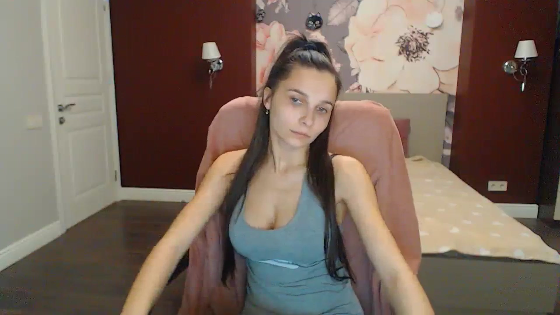 Gallery image thumbnail from Karina_Mils's myfreecams stream on, 12/10/2023, 14:39 image 19 of 20